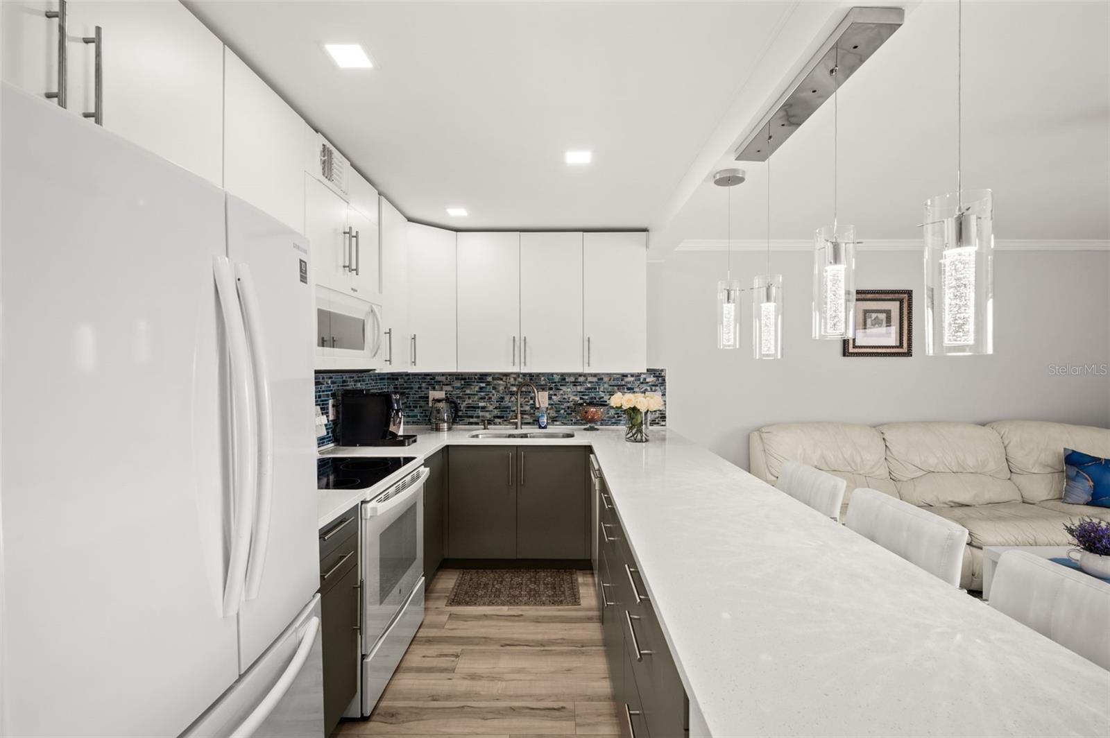 Image 7 of 30 For 2763 Woodgate Lane 301