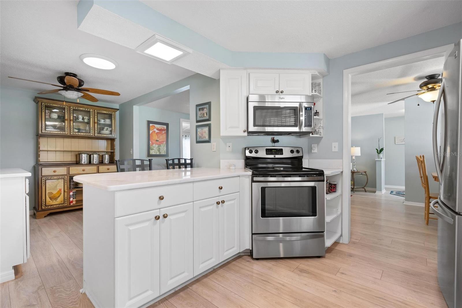 Image 16 of 41 For 981 Gondola Drive