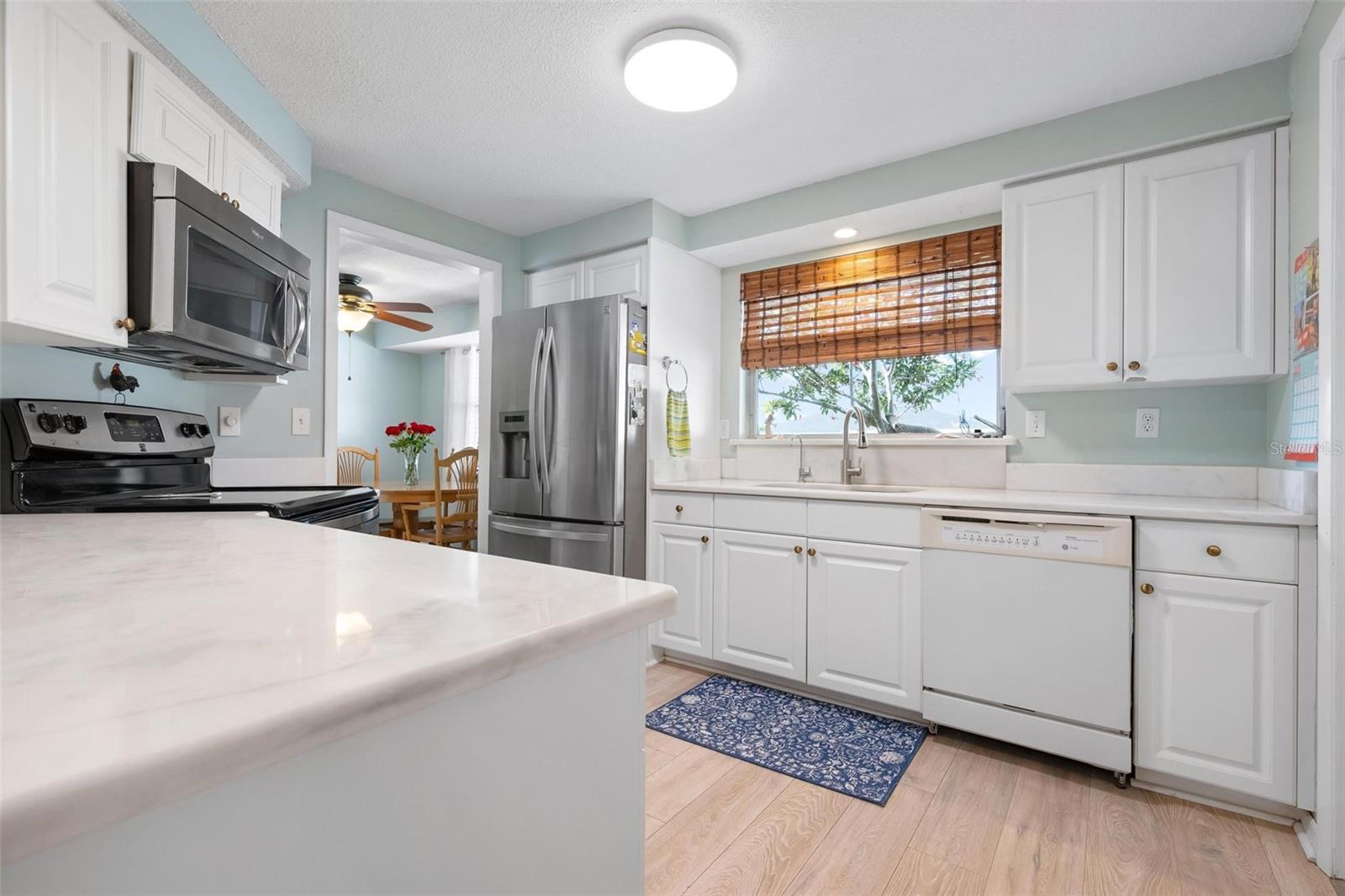 Image 17 of 41 For 981 Gondola Drive