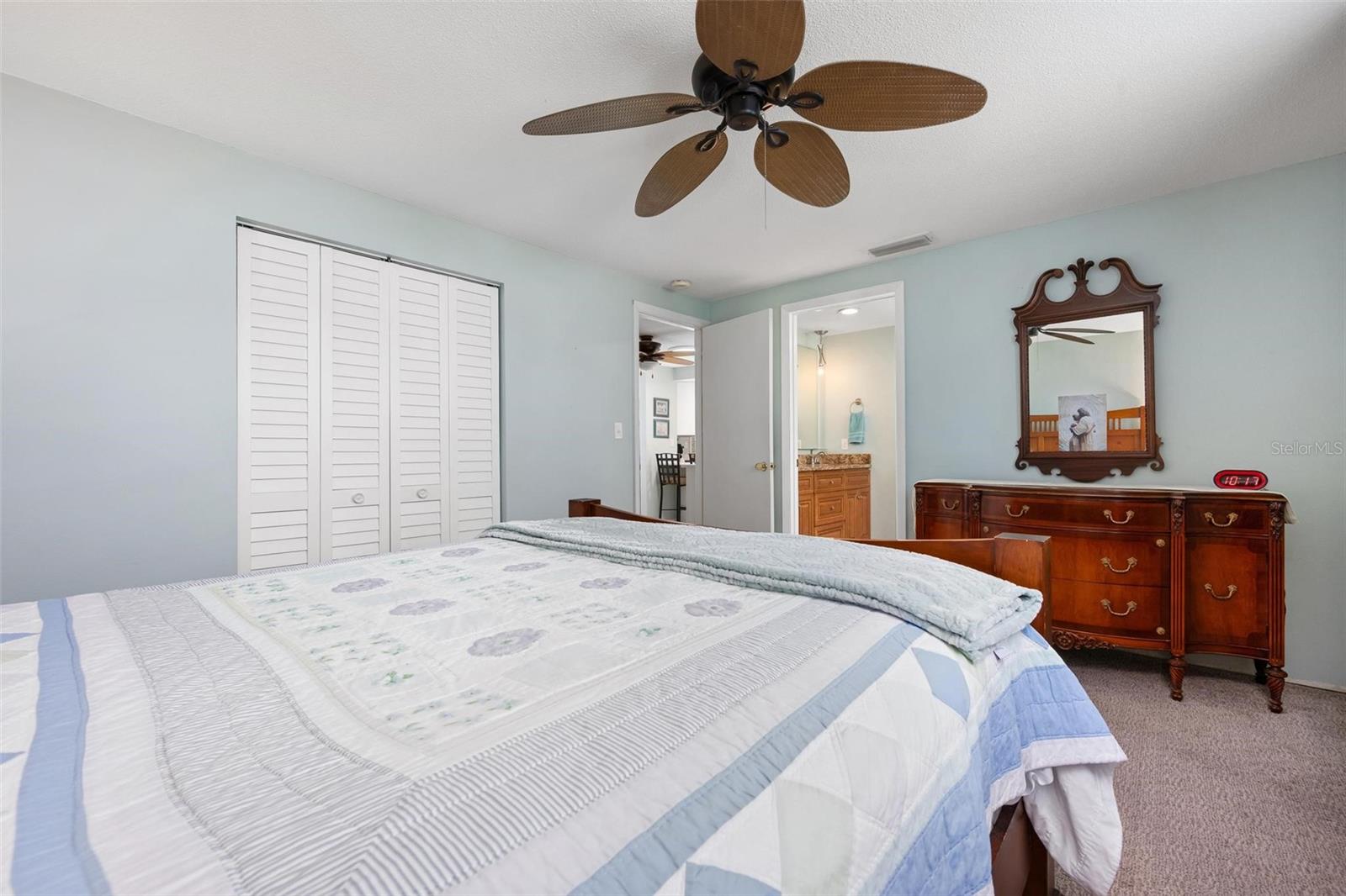 Image 23 of 41 For 981 Gondola Drive