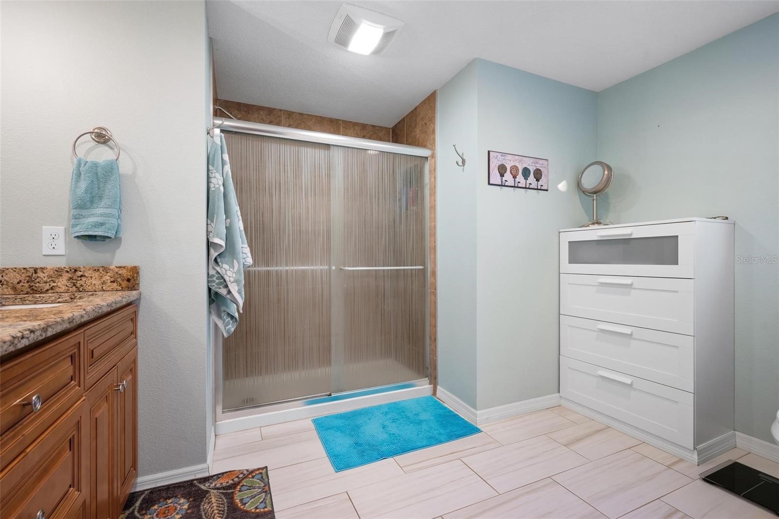 Image 25 of 41 For 981 Gondola Drive