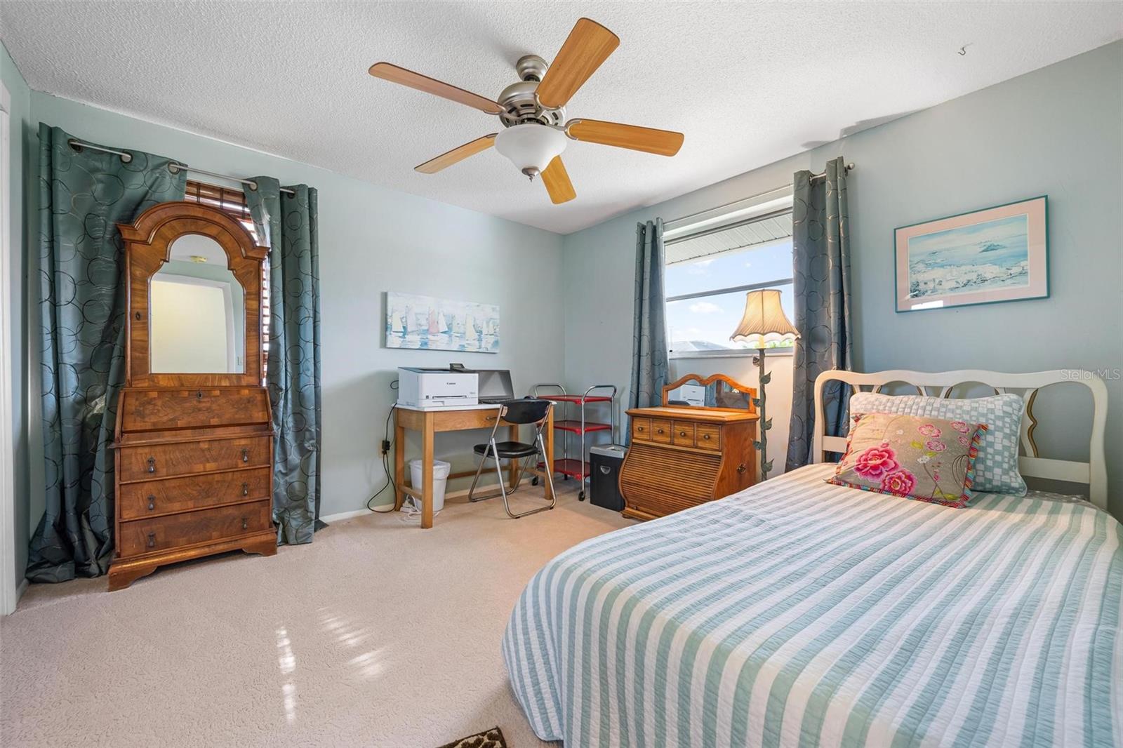 Image 26 of 41 For 981 Gondola Drive