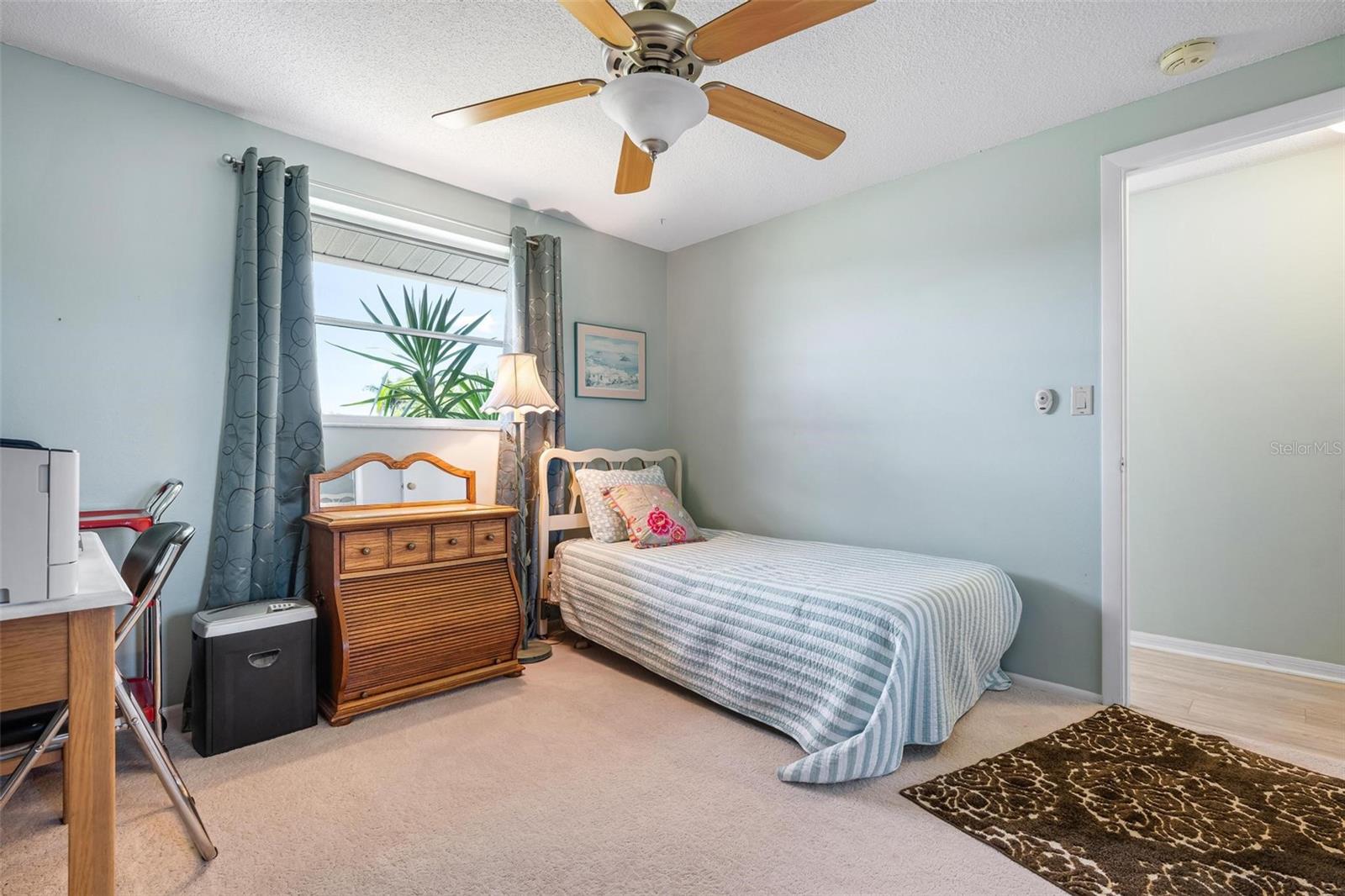 Image 27 of 41 For 981 Gondola Drive