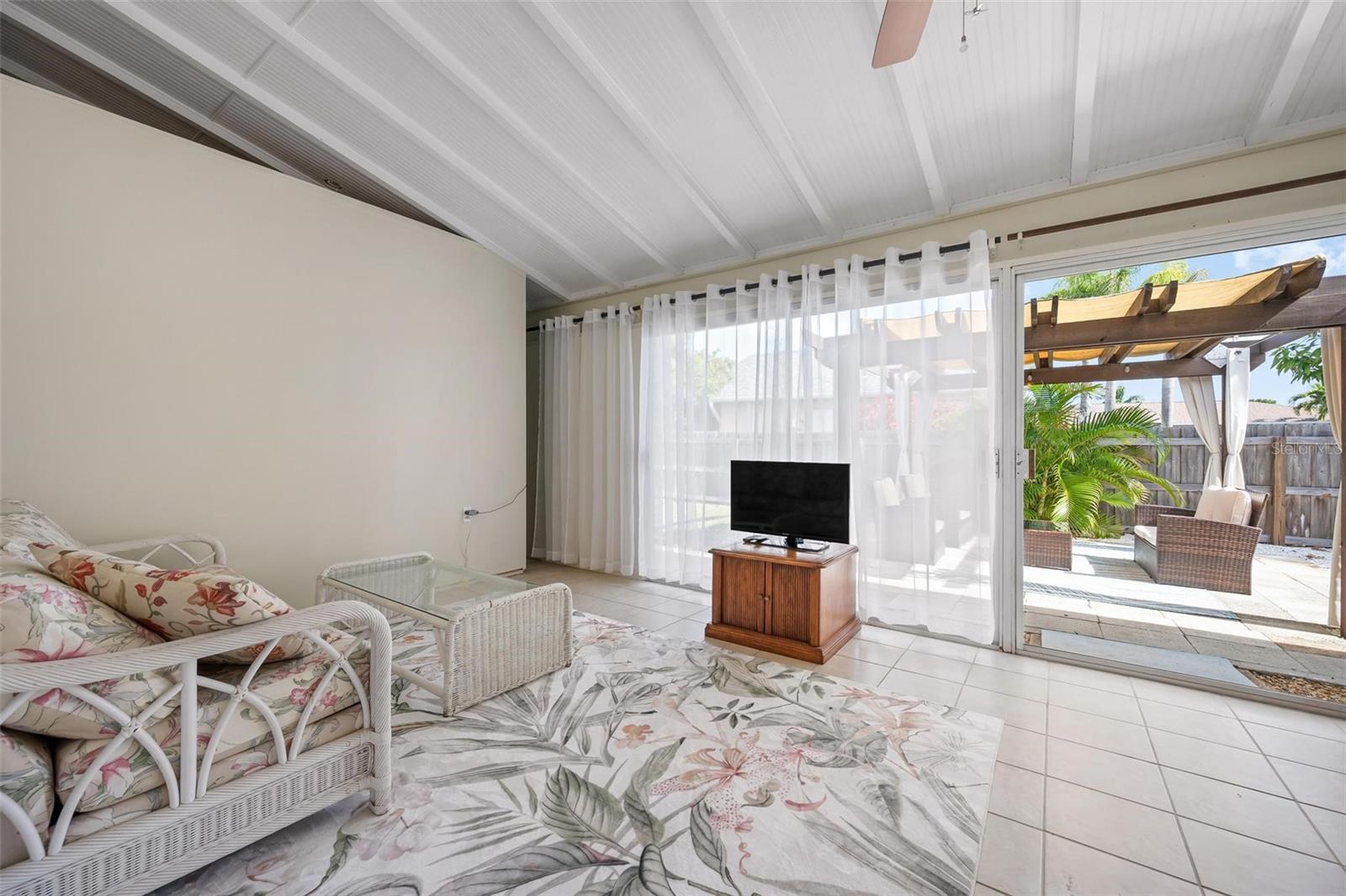 Image 31 of 41 For 981 Gondola Drive