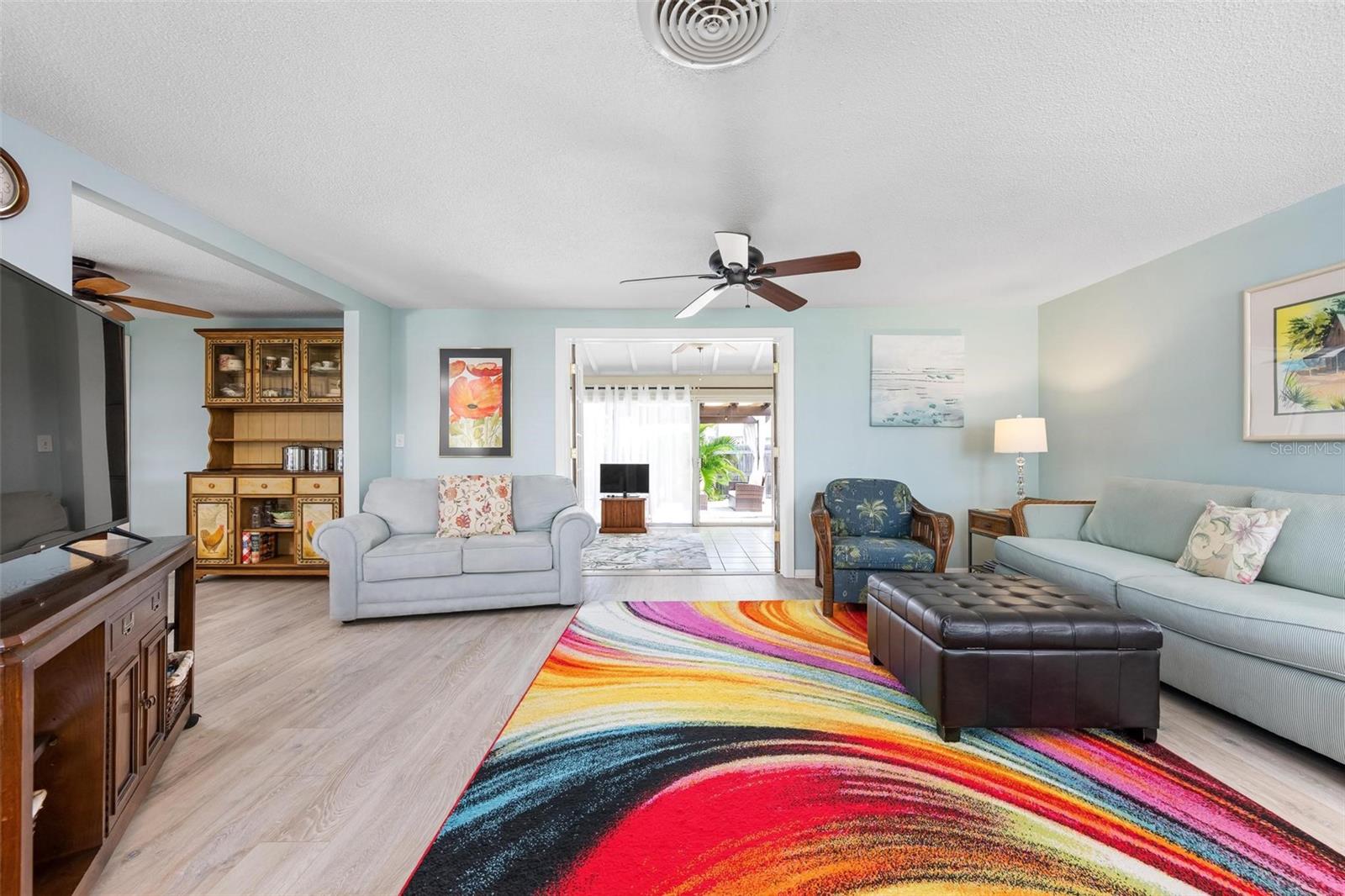 Image 7 of 41 For 981 Gondola Drive