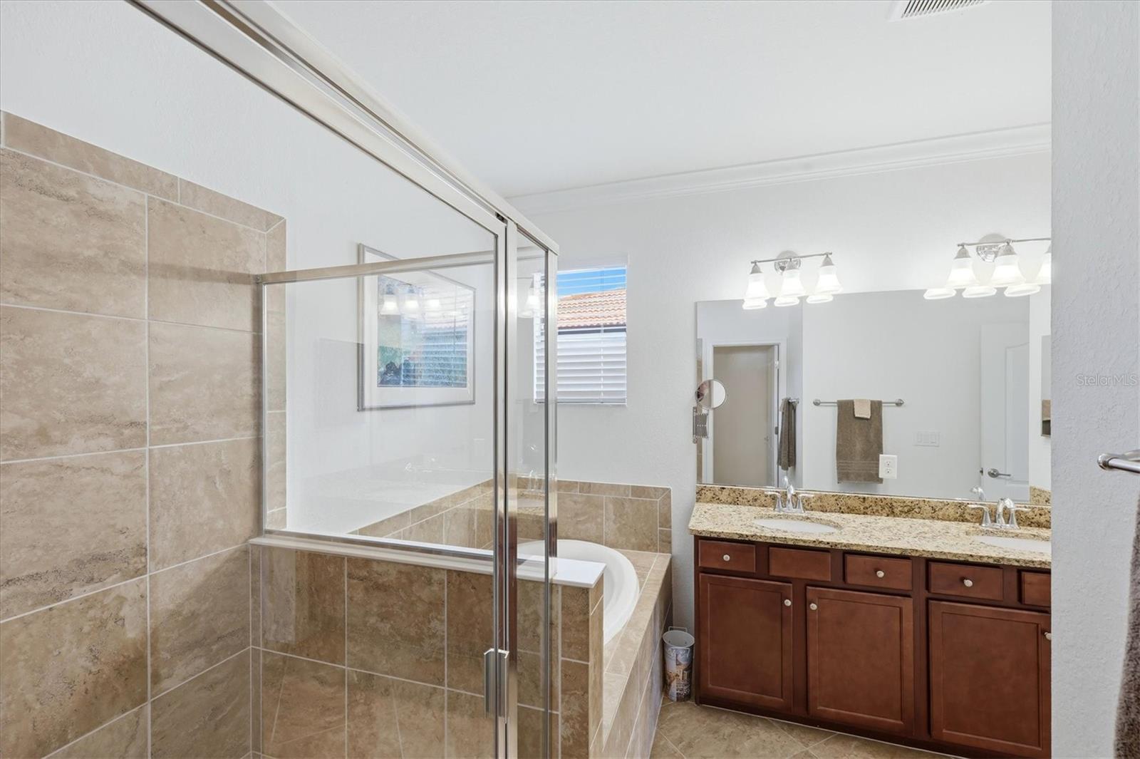 Image 47 of 60 For 10474 Medjool Drive