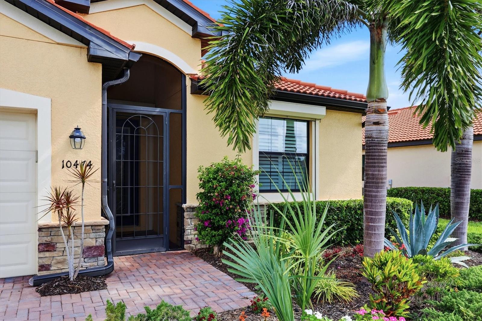 Image 5 of 60 For 10474 Medjool Drive