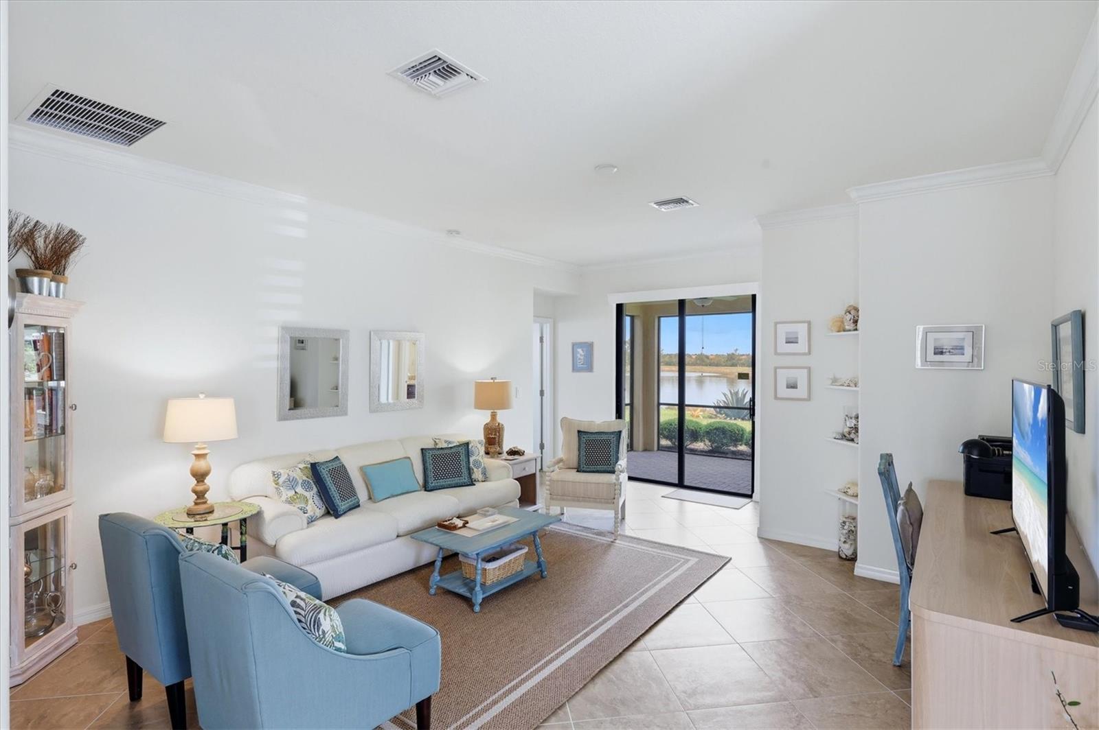 Image 7 of 60 For 10474 Medjool Drive