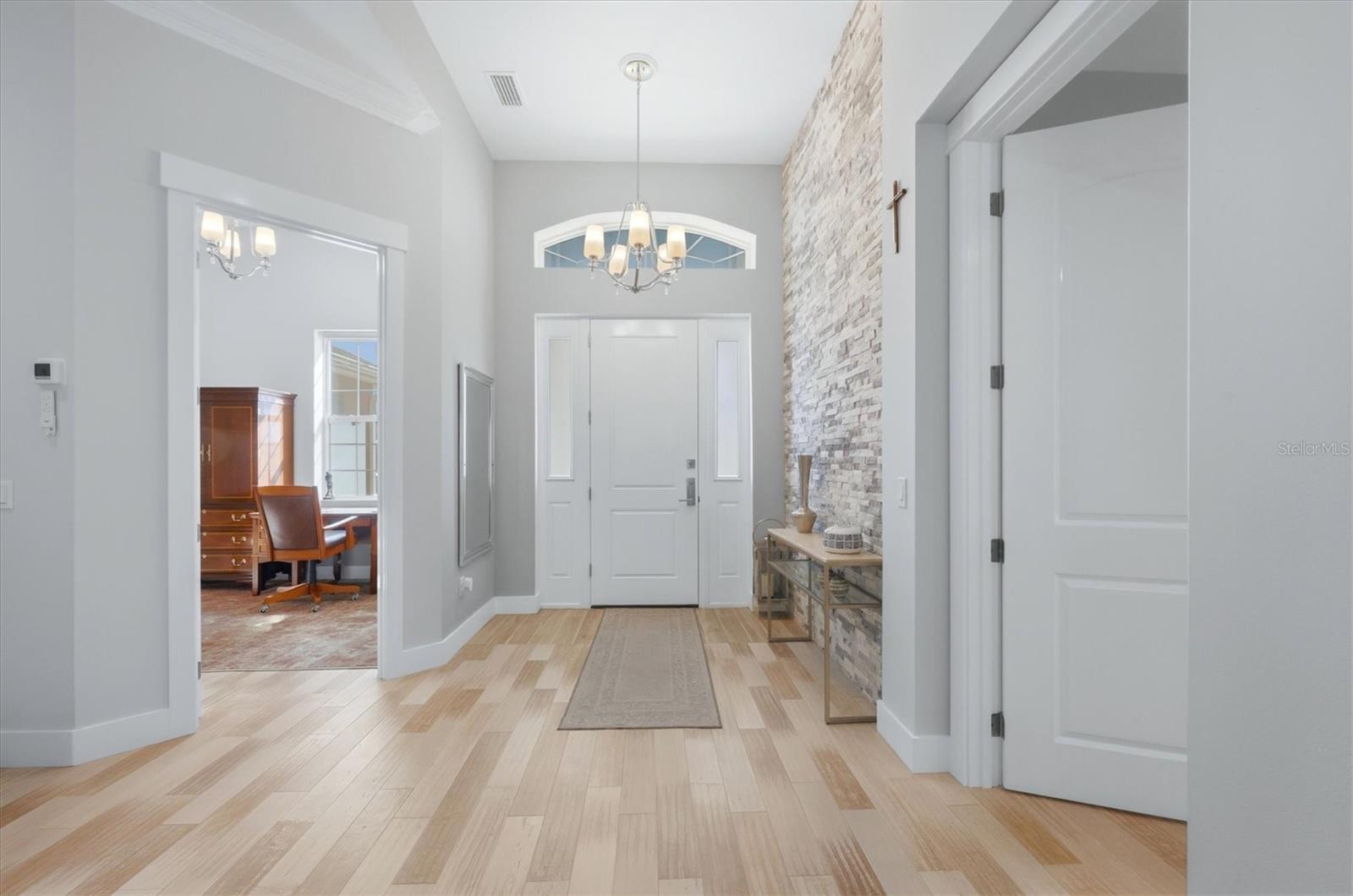 Image 14 of 50 For 1112 Seneca Road