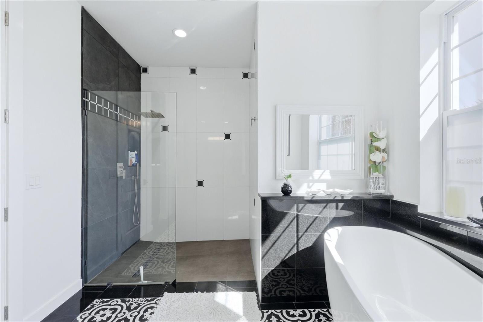 Image 28 of 50 For 1112 Seneca Road