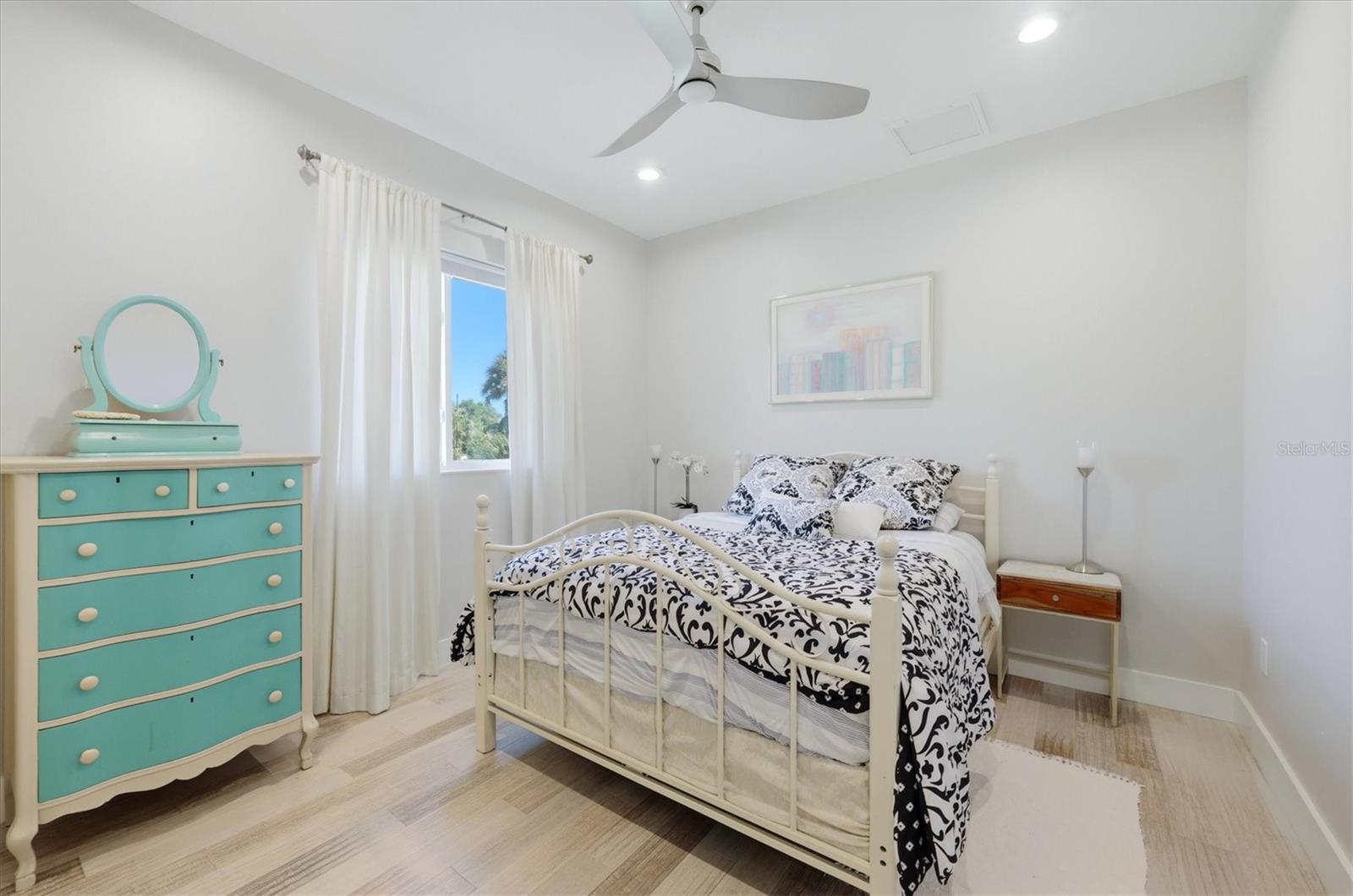 Image 30 of 50 For 1112 Seneca Road