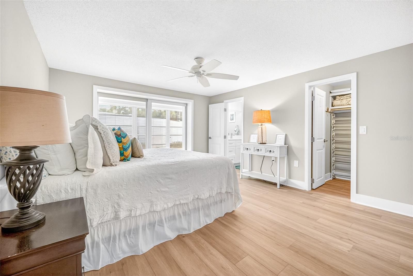 Image 18 of 34 For 509 Spanish Drive N