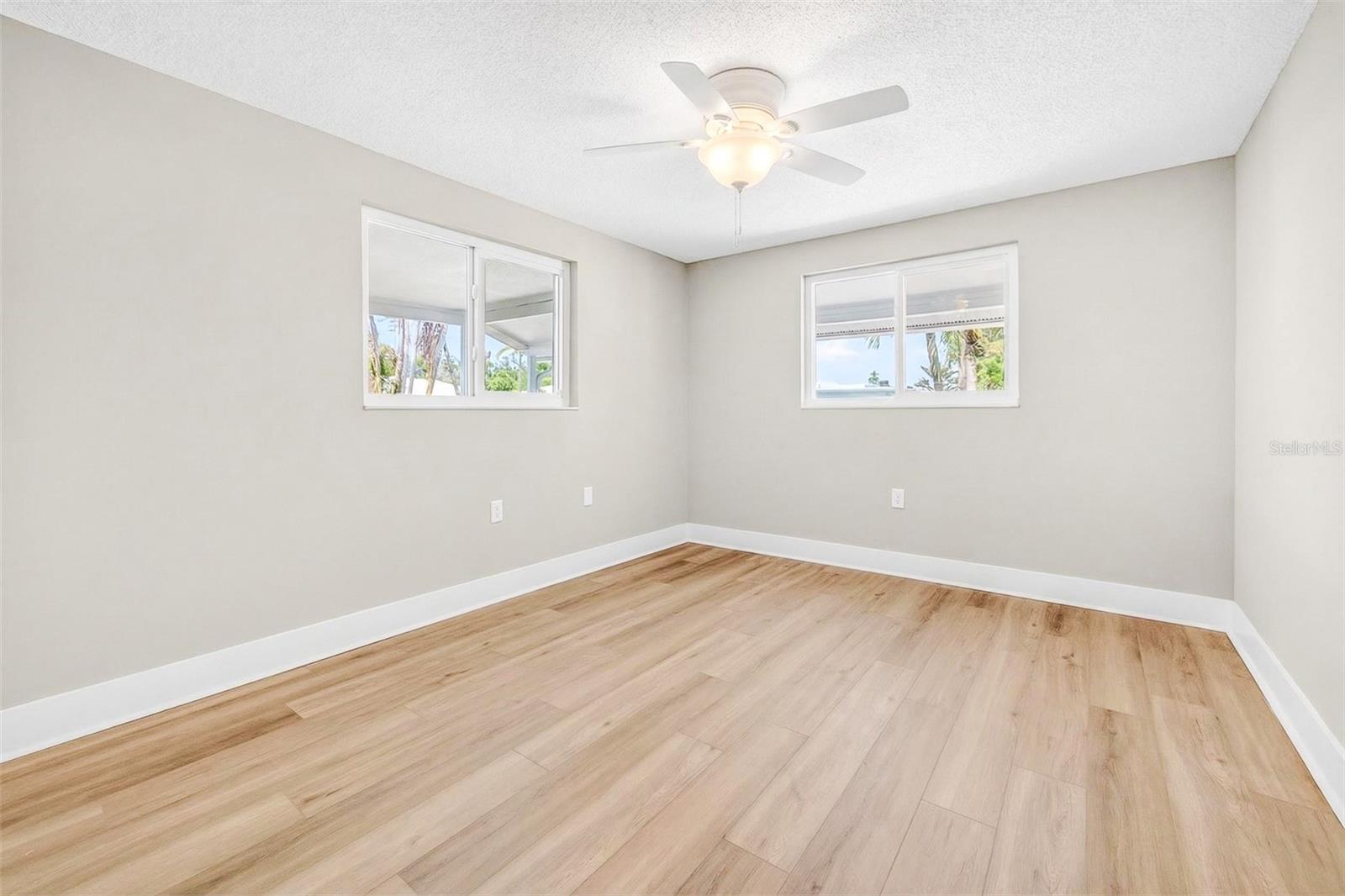 Image 23 of 34 For 509 Spanish Drive N