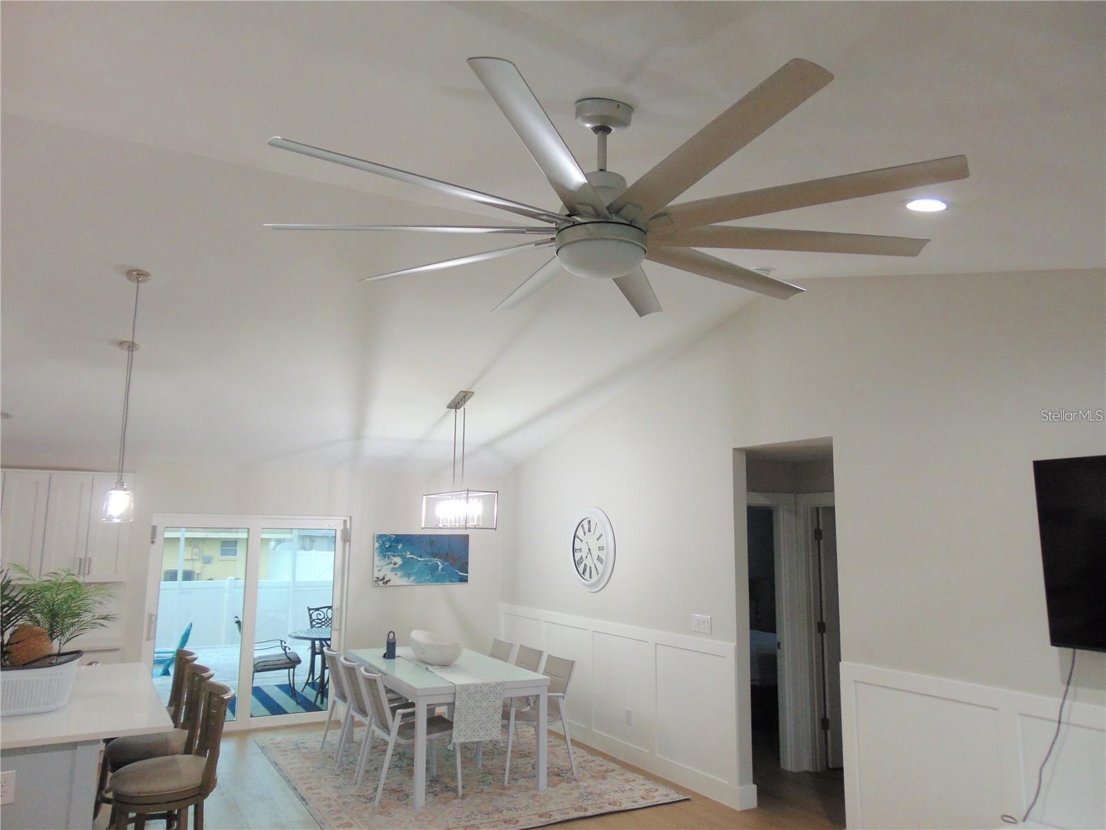 Image 7 of 27 For 451 Tanager Road