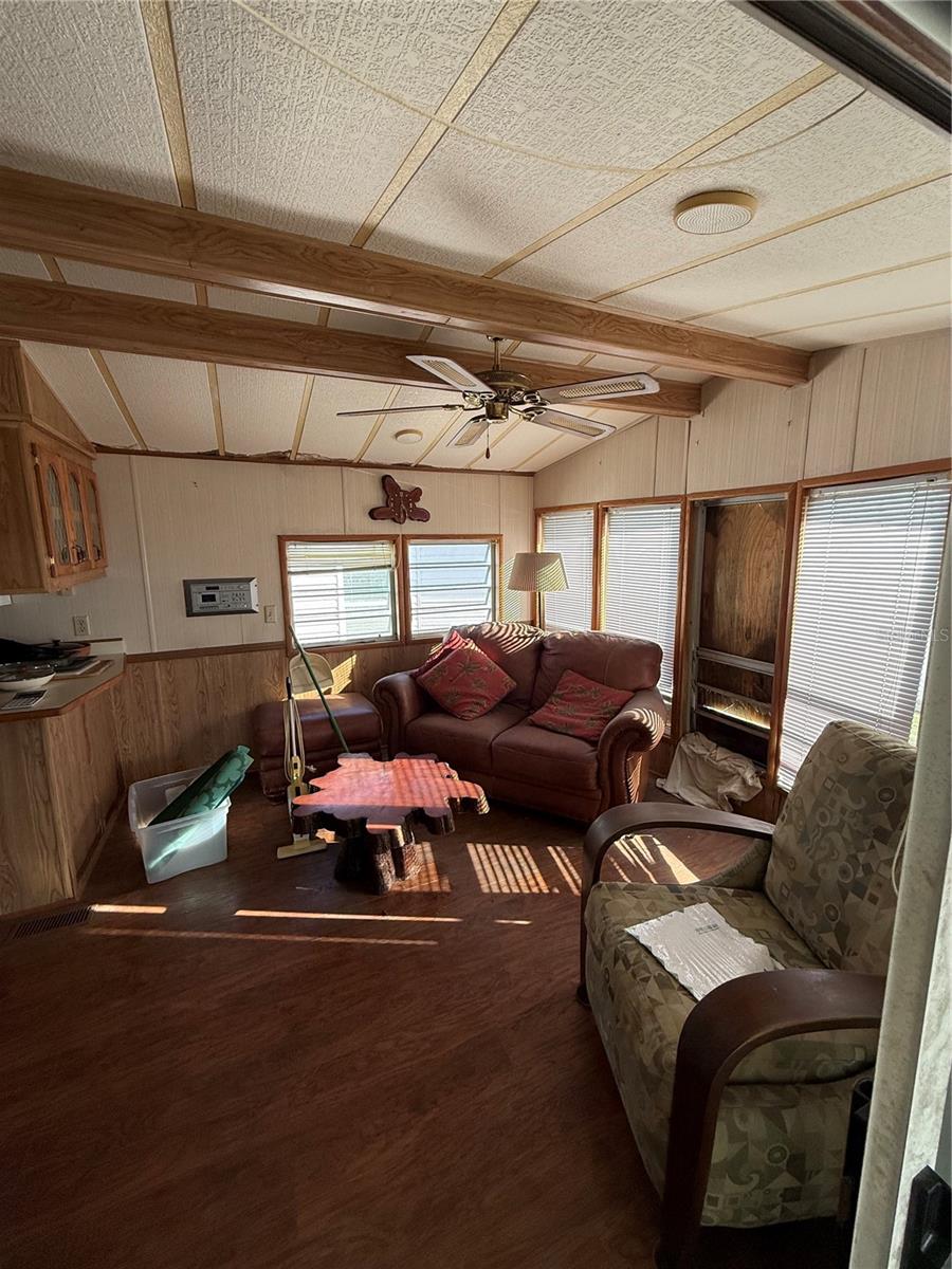 Image 5 of 11 For 1475 Flamingo Drive 121