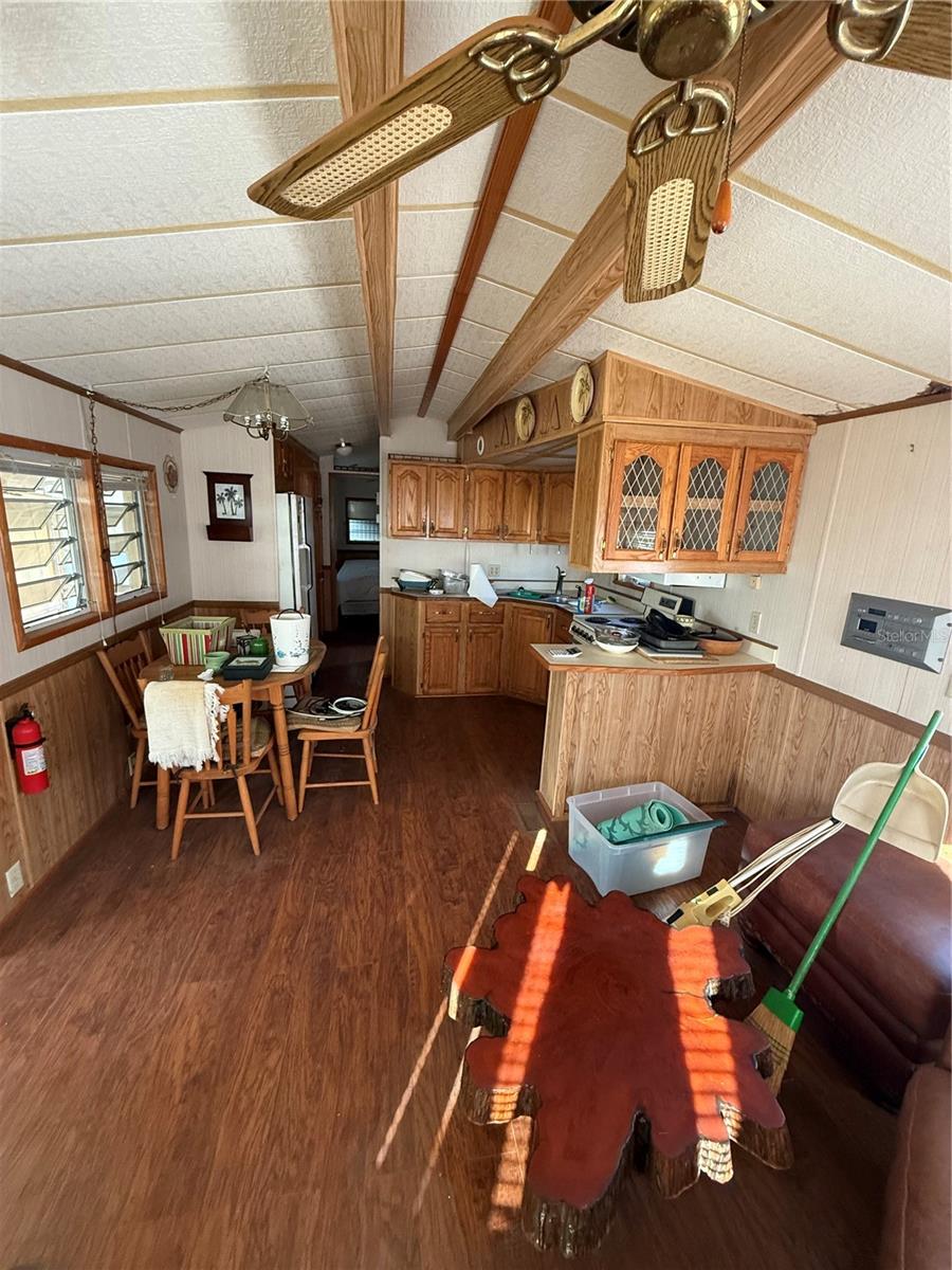 Image 6 of 11 For 1475 Flamingo Drive 121