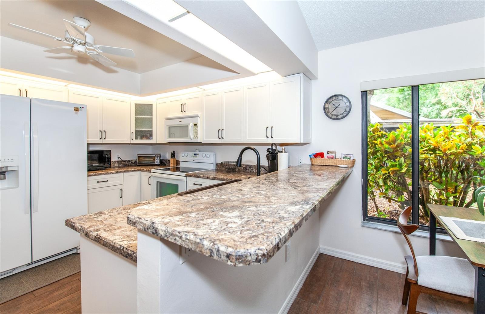 Image 18 of 71 For 247 Southampton Lane 272
