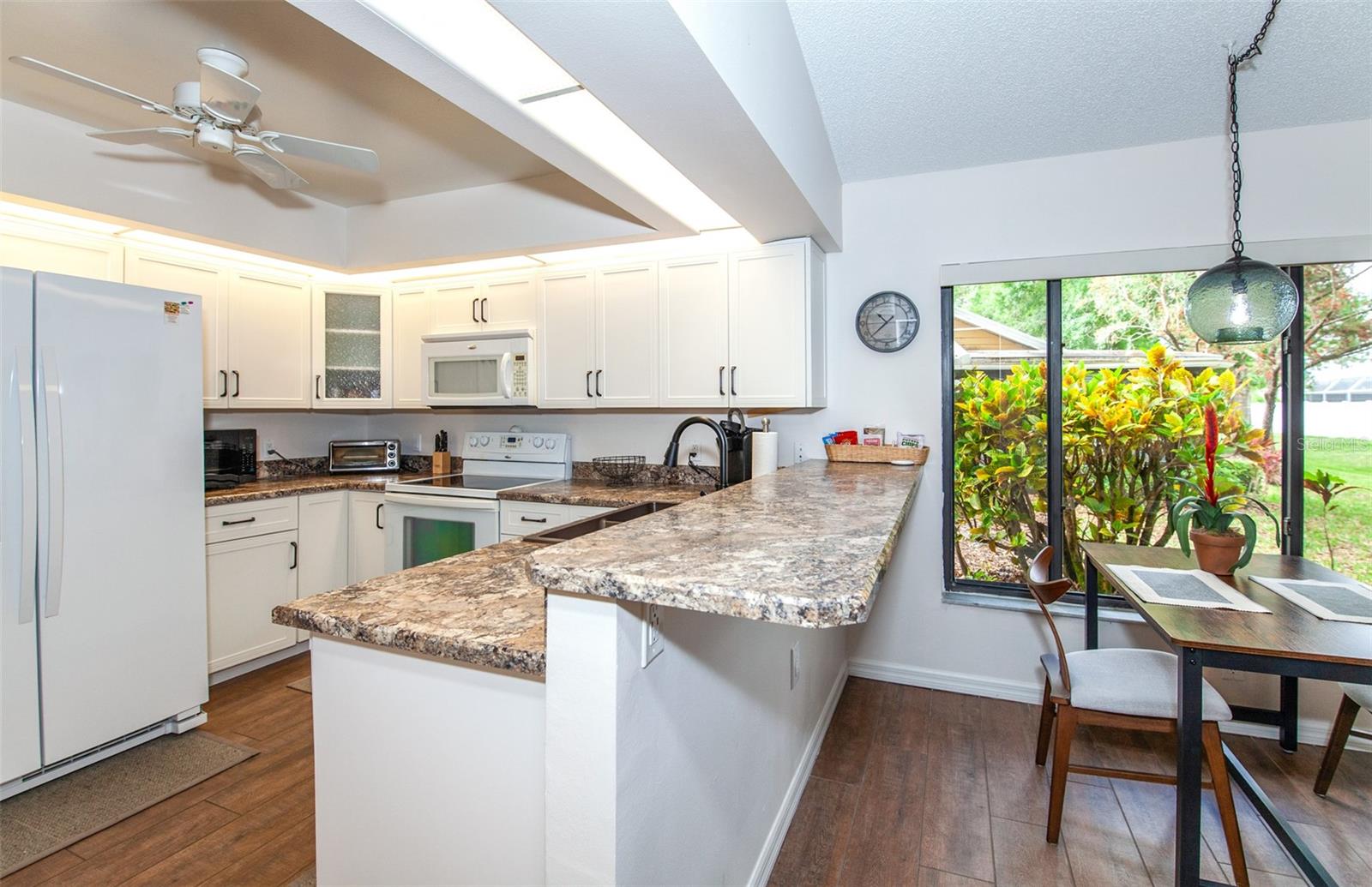 Image 19 of 71 For 247 Southampton Lane 272