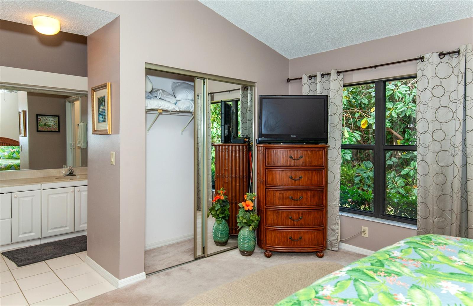 Image 30 of 71 For 247 Southampton Lane 272