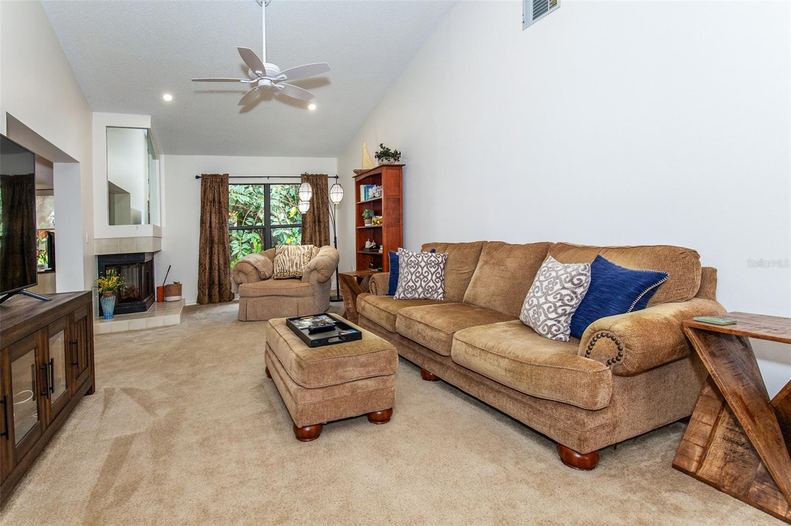 Image 9 of 71 For 247 Southampton Lane 272