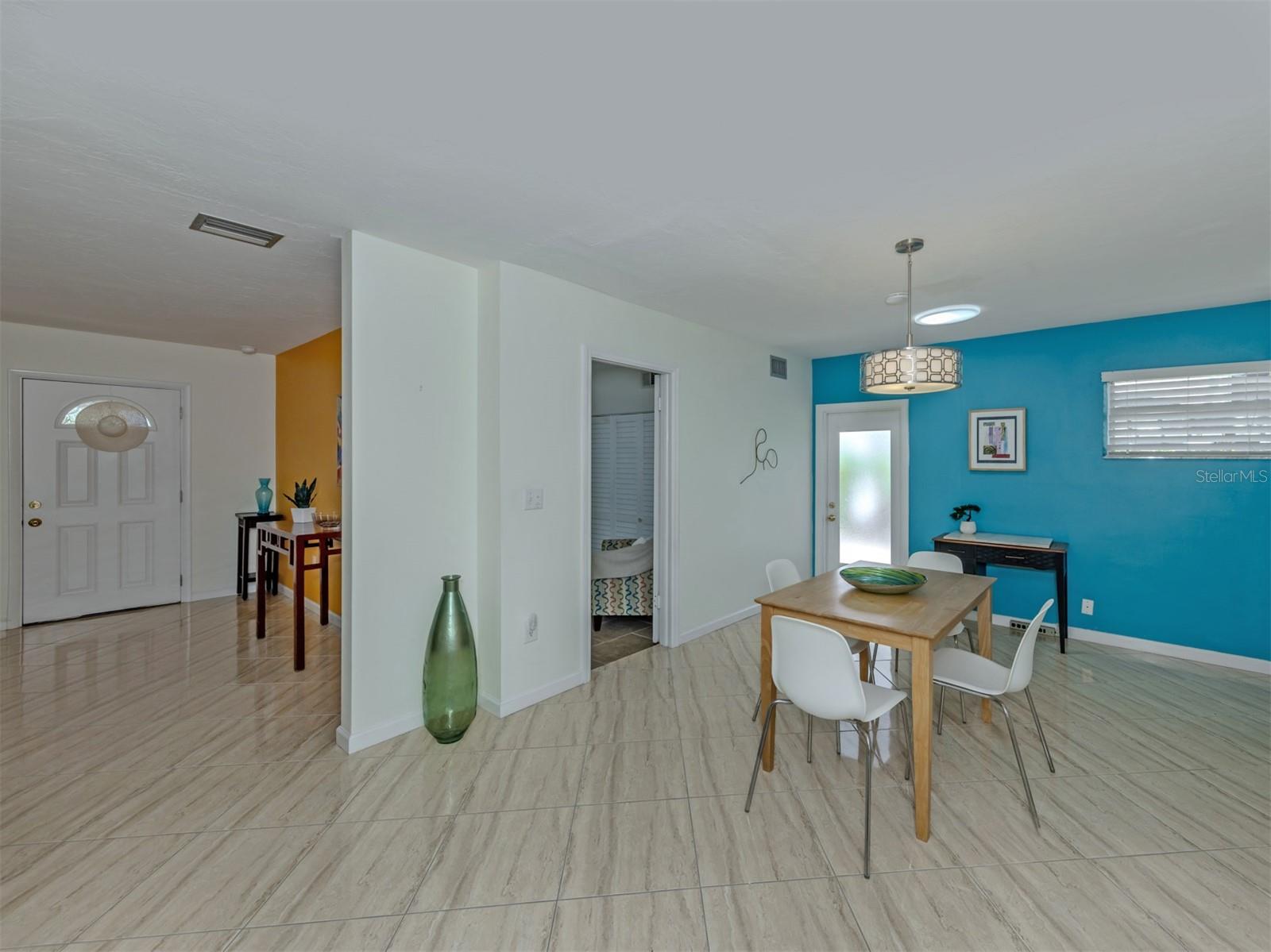 Image 10 of 53 For 509 Harbor Drive S