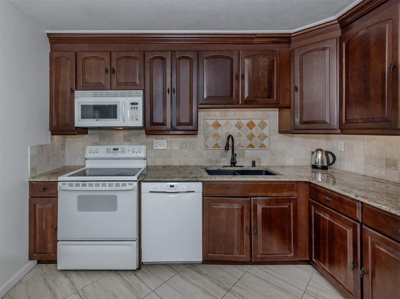 Image 12 of 53 For 509 Harbor Drive S