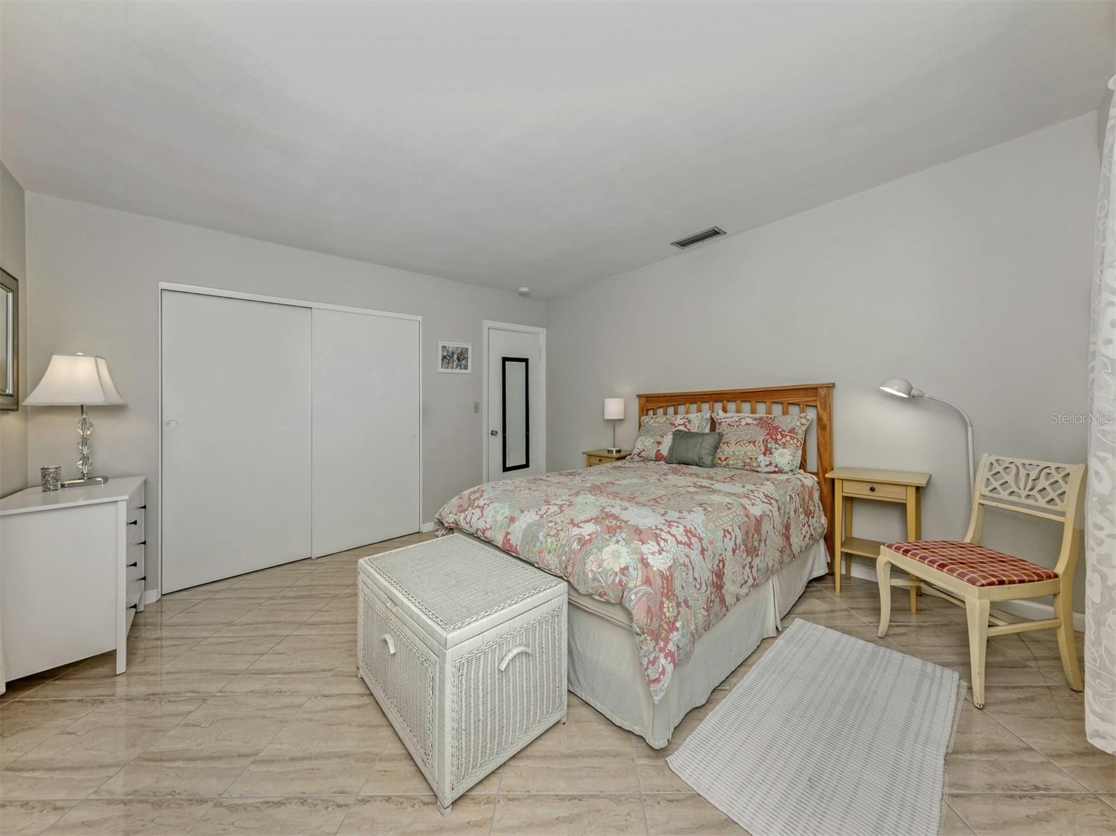 Image 17 of 53 For 509 Harbor Drive S