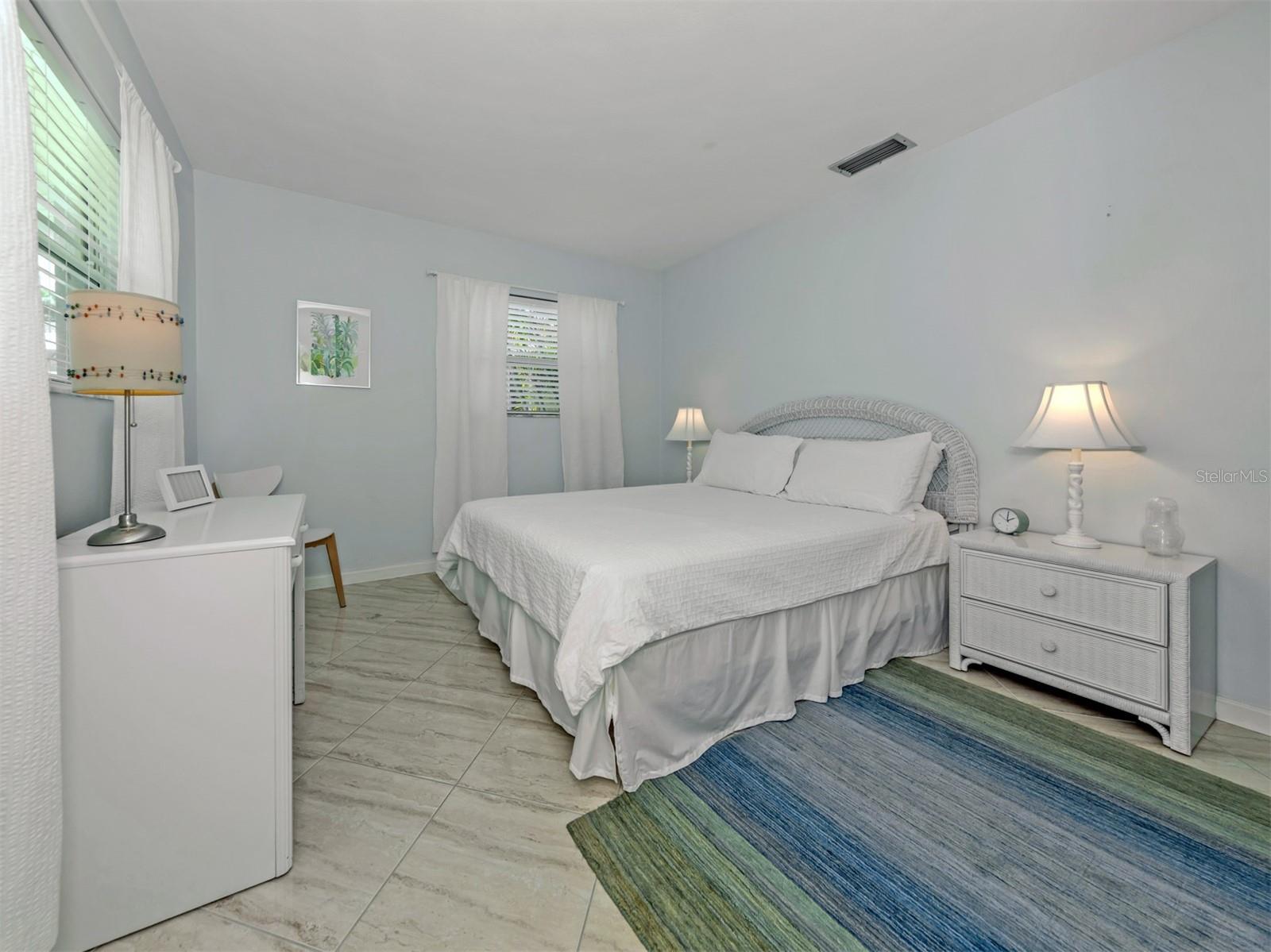 Image 18 of 53 For 509 Harbor Drive S