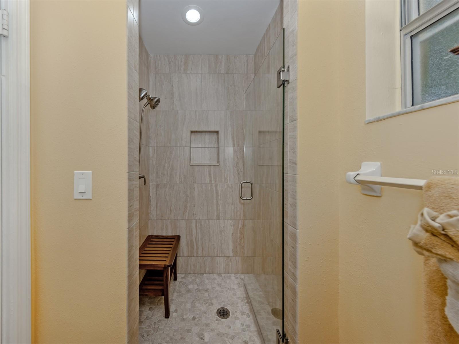 Image 20 of 53 For 509 Harbor Drive S