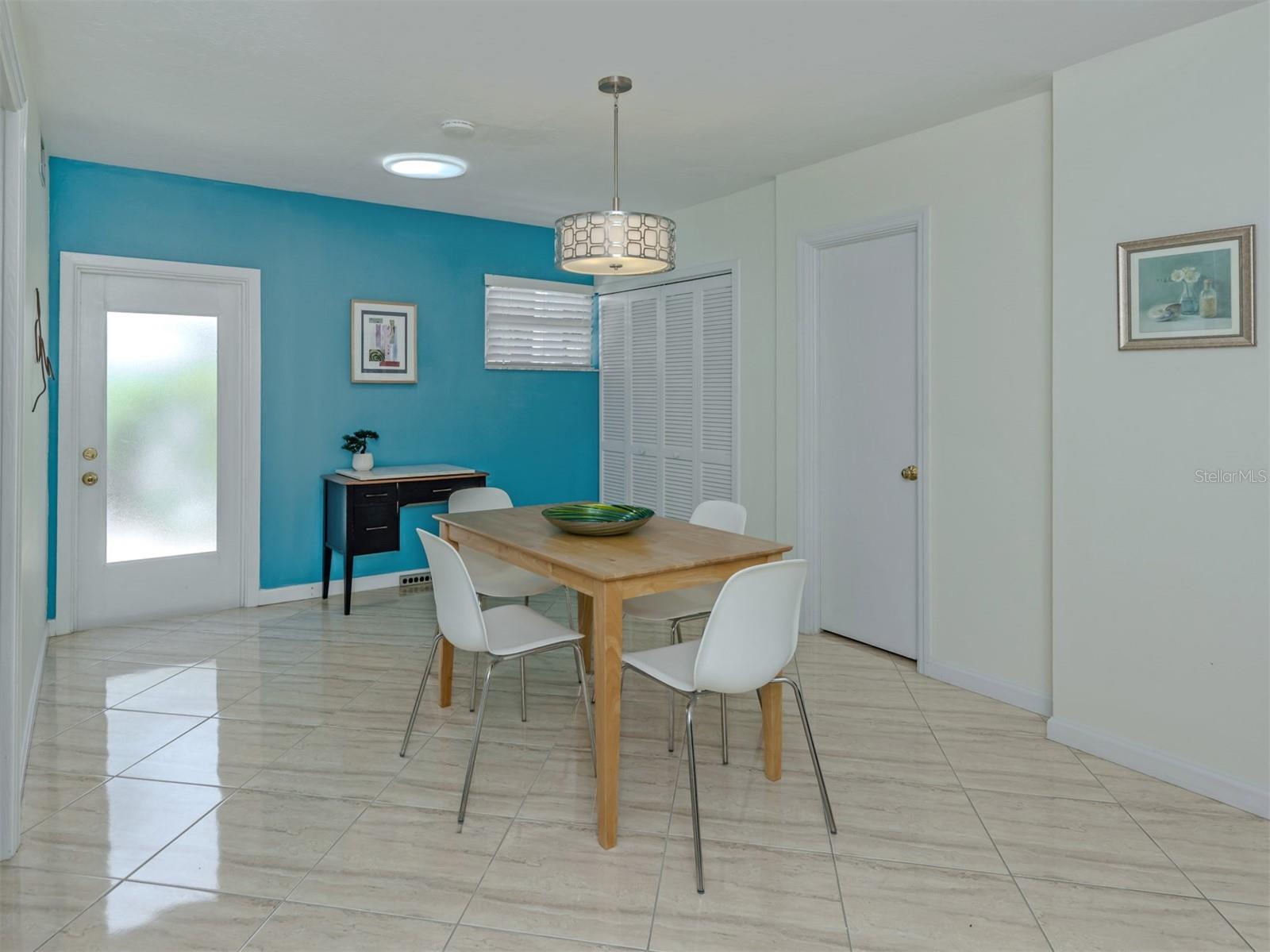 Image 3 of 53 For 509 Harbor Drive S