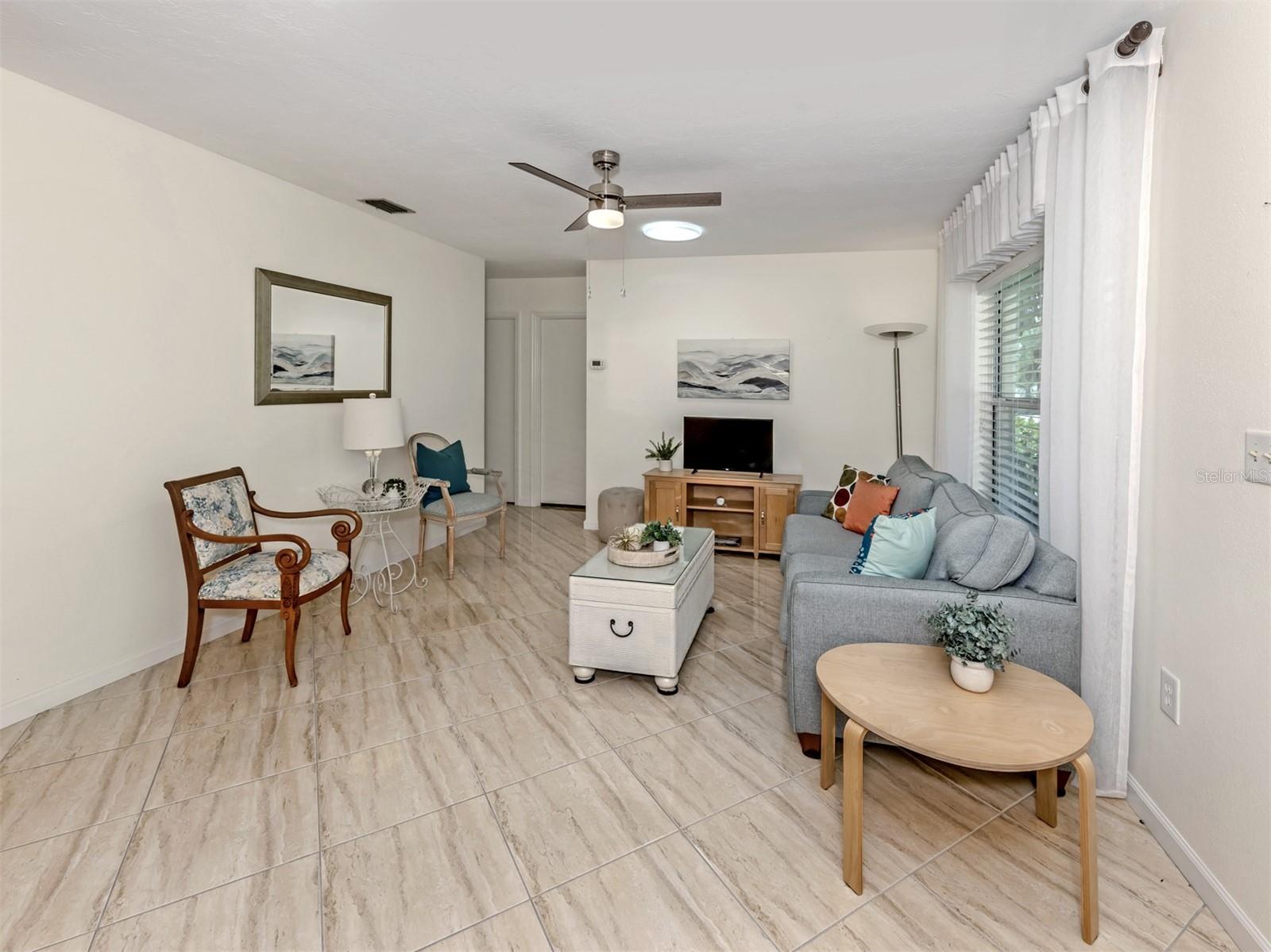 Image 8 of 53 For 509 Harbor Drive S