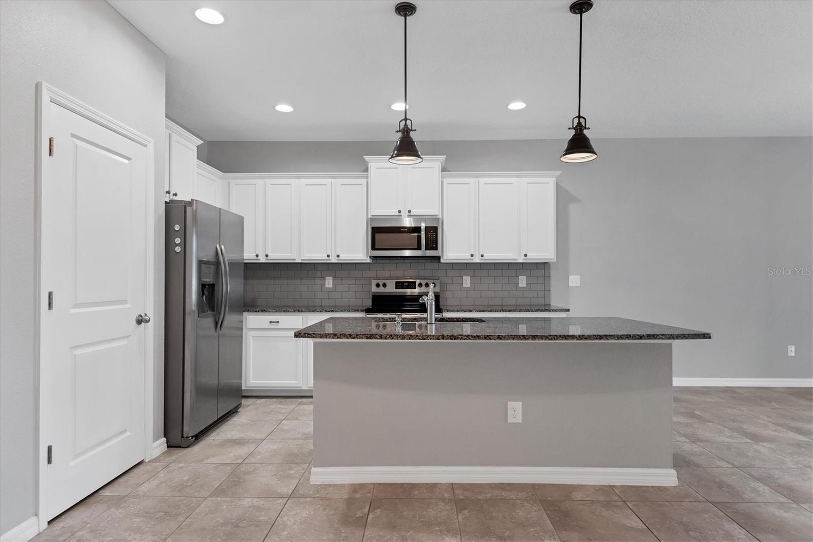 Image 17 of 72 For 8657 Palmer Park Circle