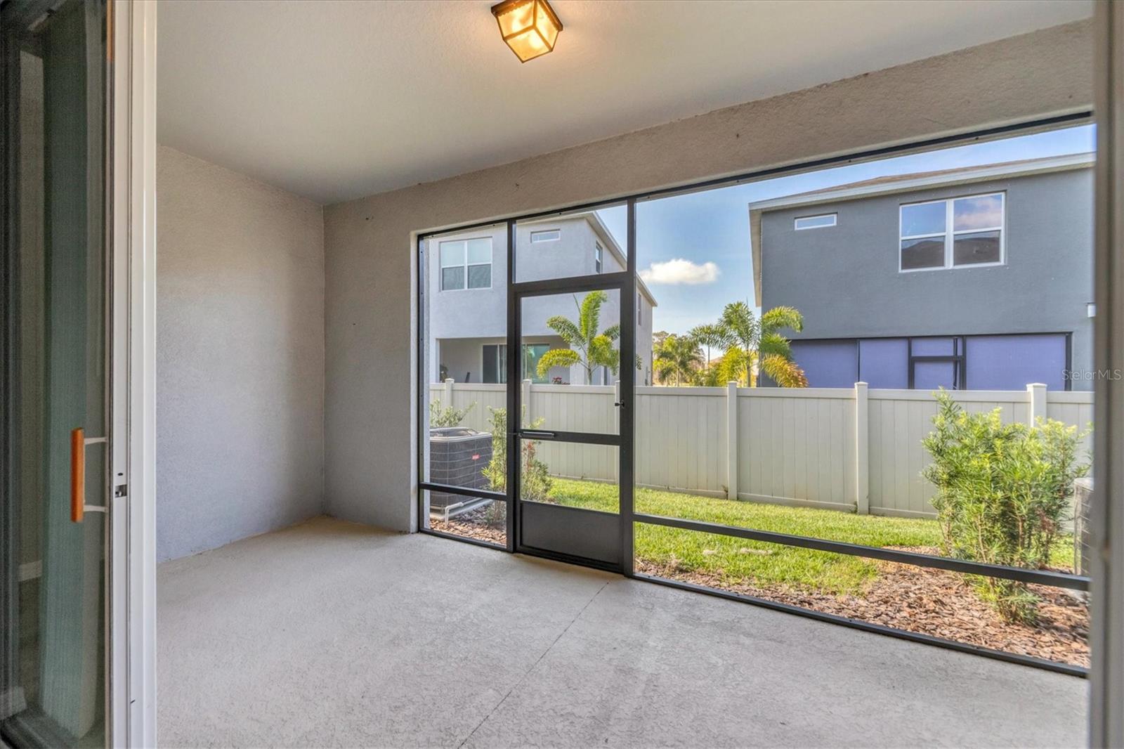 Image 22 of 72 For 8657 Palmer Park Circle