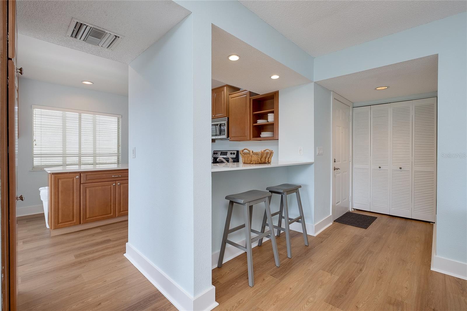 Image 15 of 63 For 303 Wexford Terrace 183