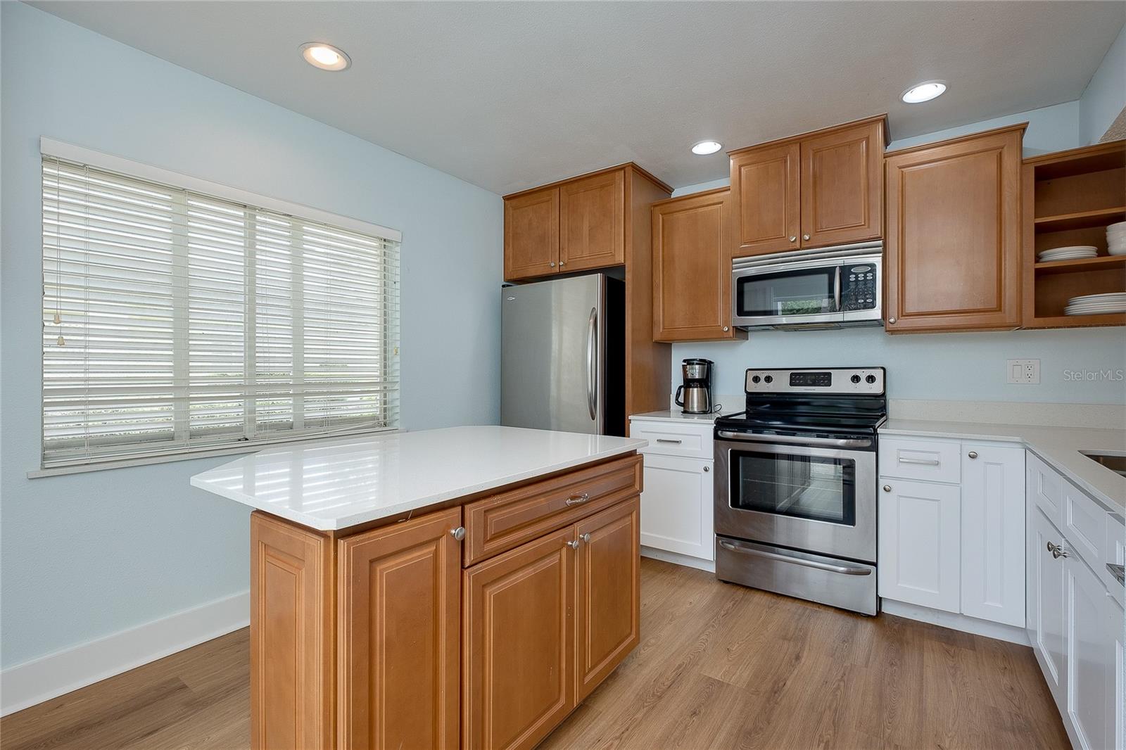 Image 16 of 63 For 303 Wexford Terrace 183