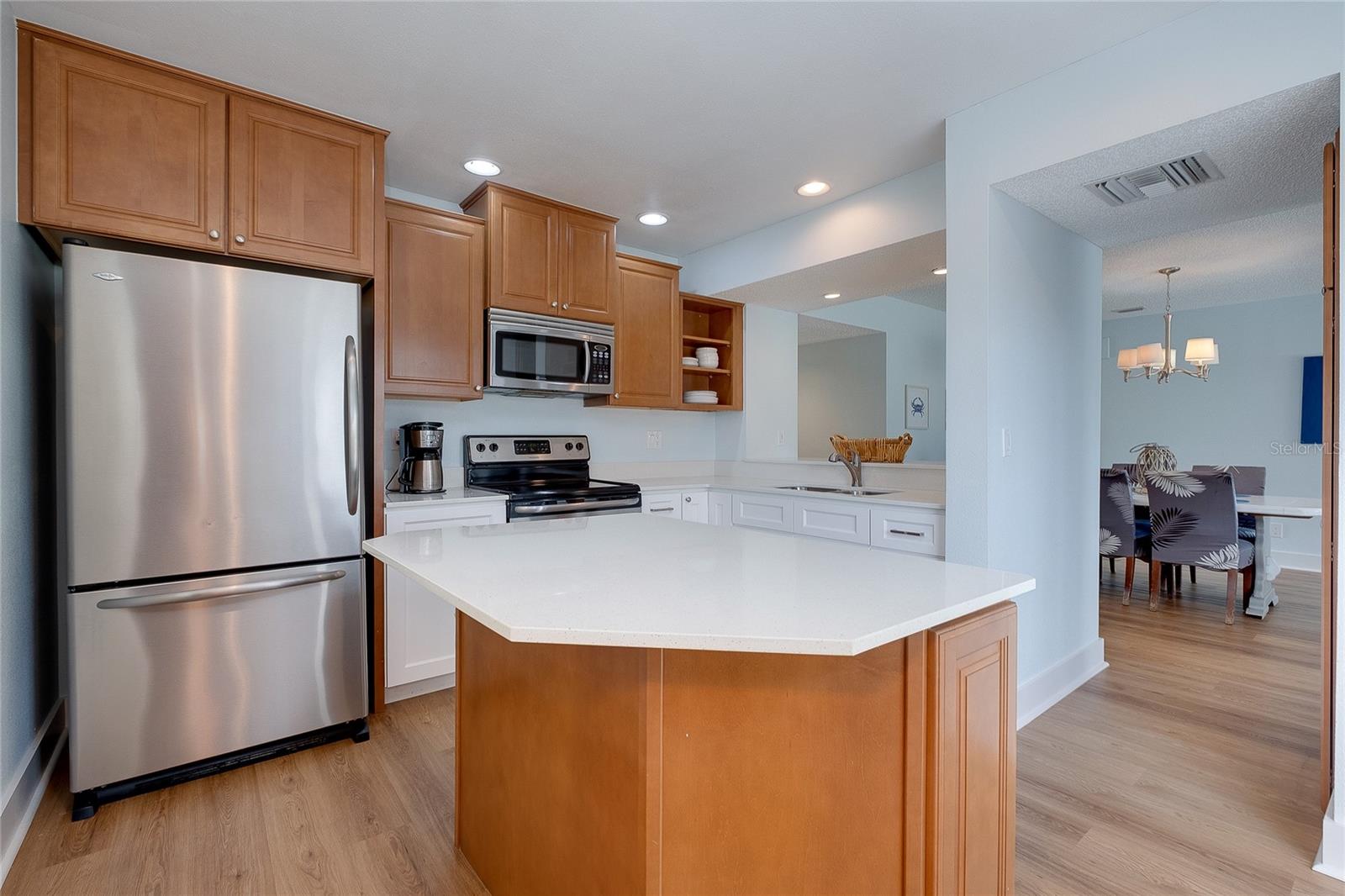 Image 18 of 63 For 303 Wexford Terrace 183