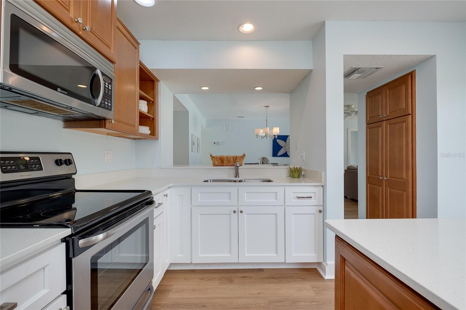 Image 19 of 63 For 303 Wexford Terrace 183