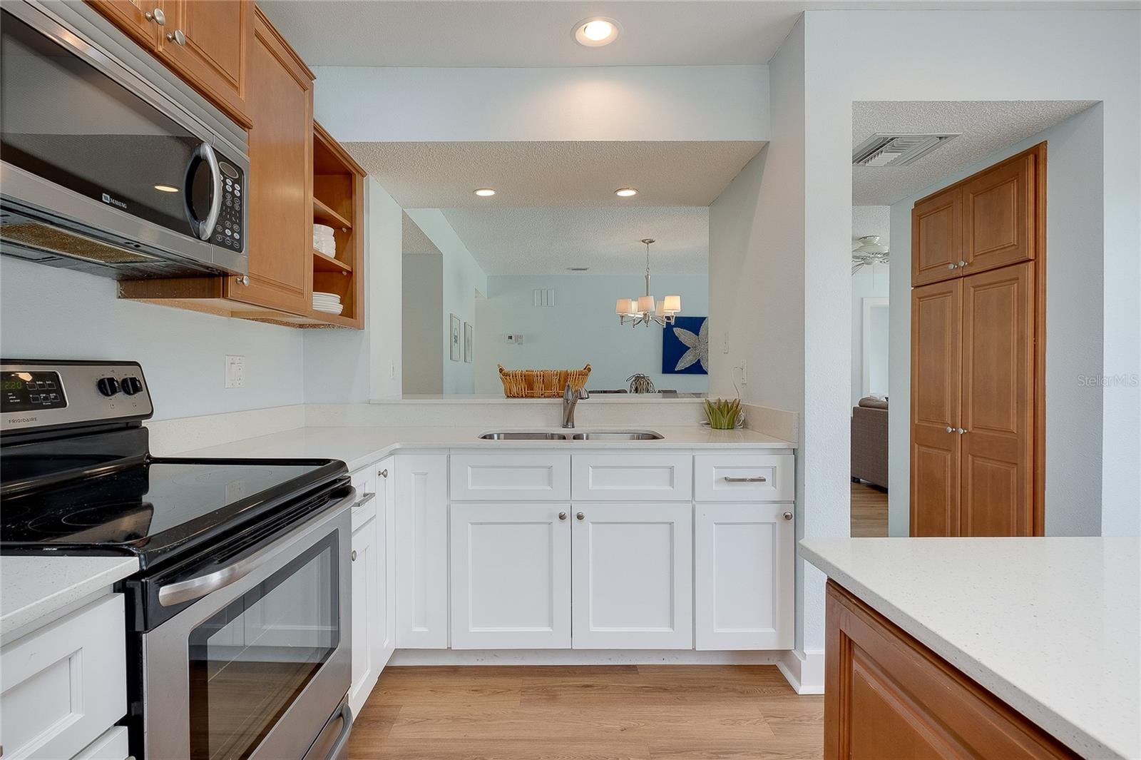 Image 21 of 63 For 303 Wexford Terrace 183