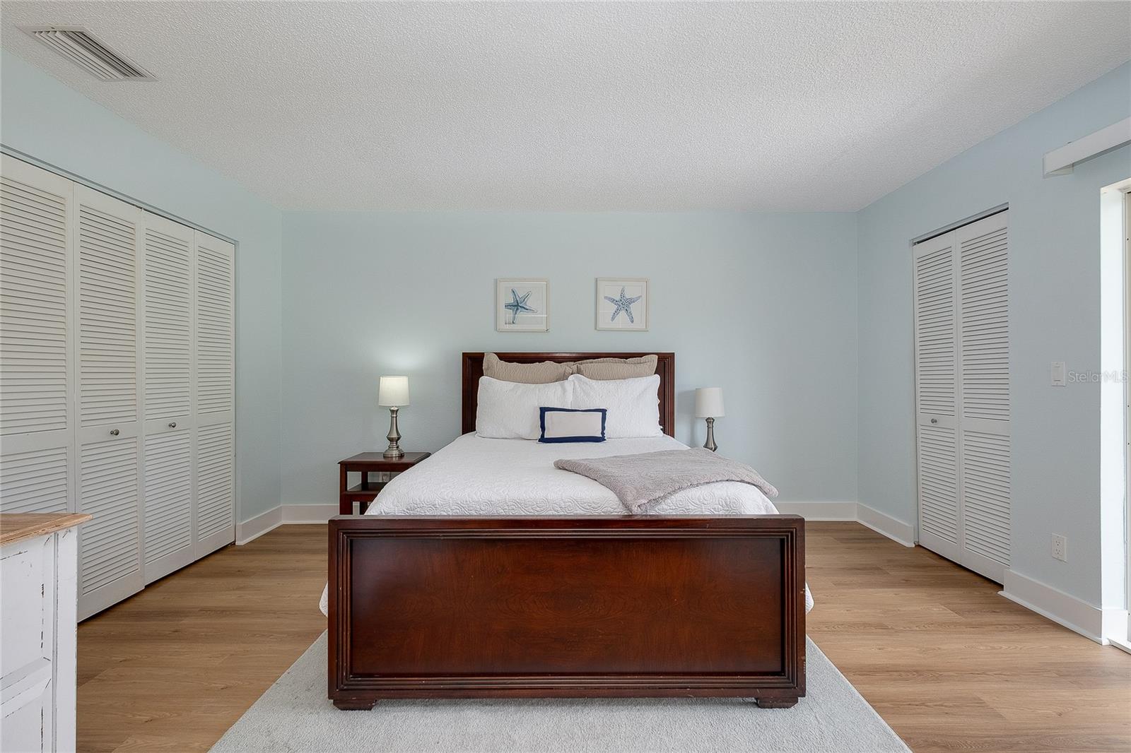 Image 24 of 63 For 303 Wexford Terrace 183