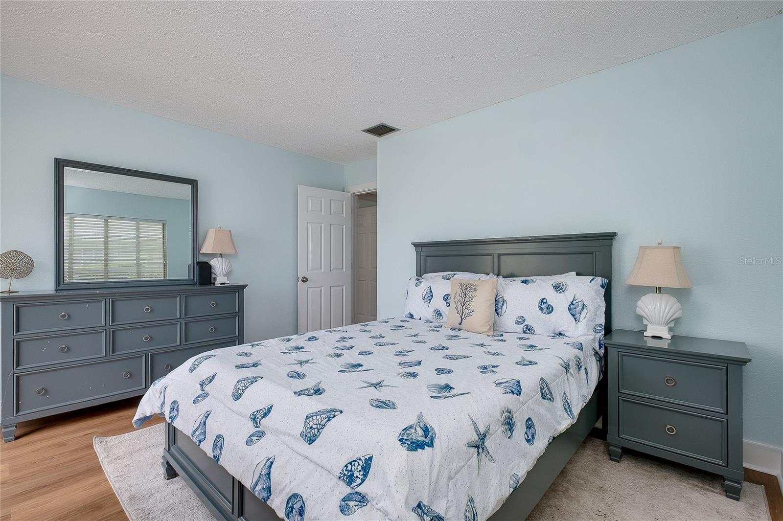 Image 37 of 63 For 303 Wexford Terrace 183