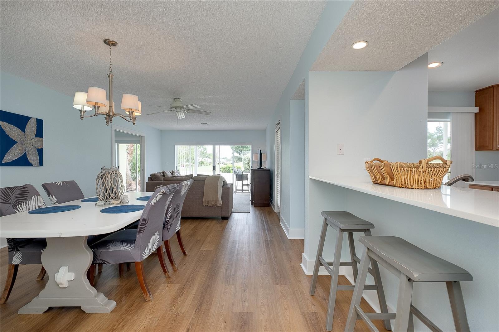 Image 4 of 63 For 303 Wexford Terrace 183