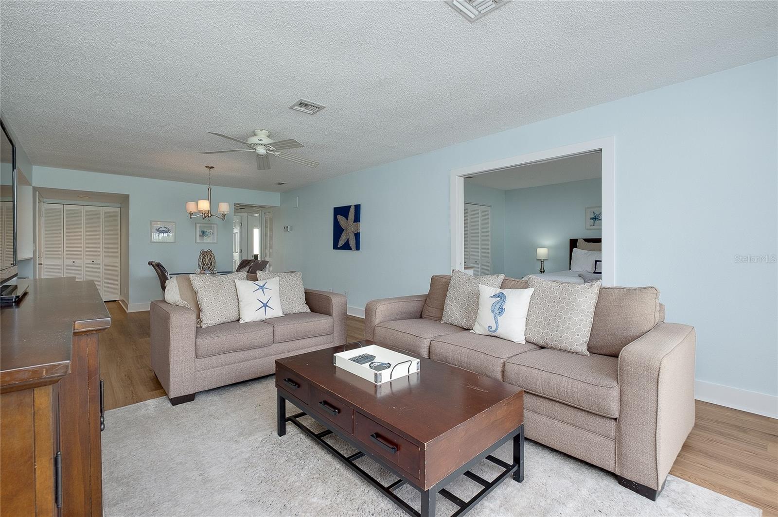 Image 9 of 63 For 303 Wexford Terrace 183