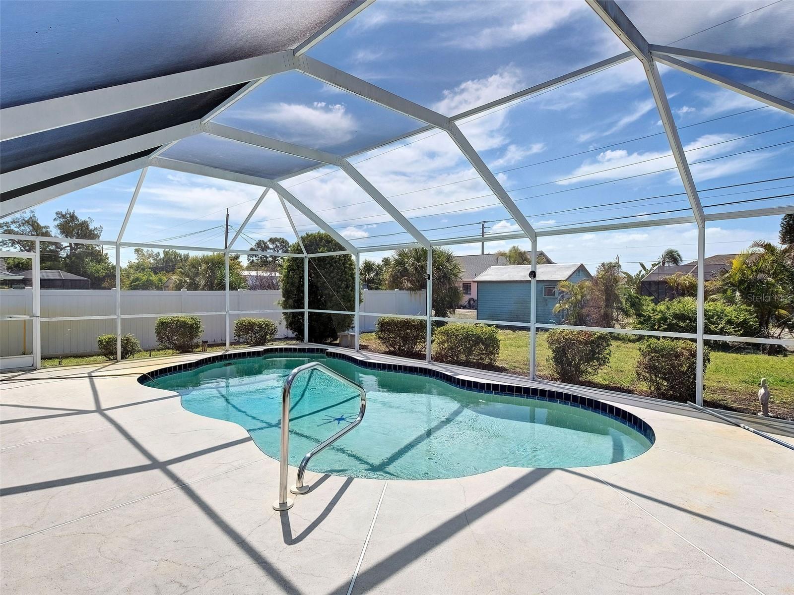 Image 11 of 73 For 1537 Crest Drive