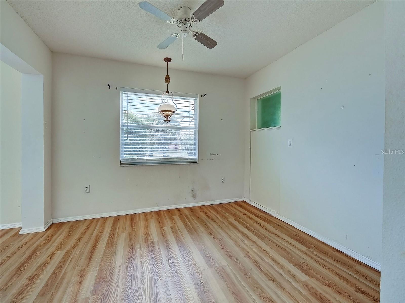 Image 28 of 73 For 1537 Crest Drive