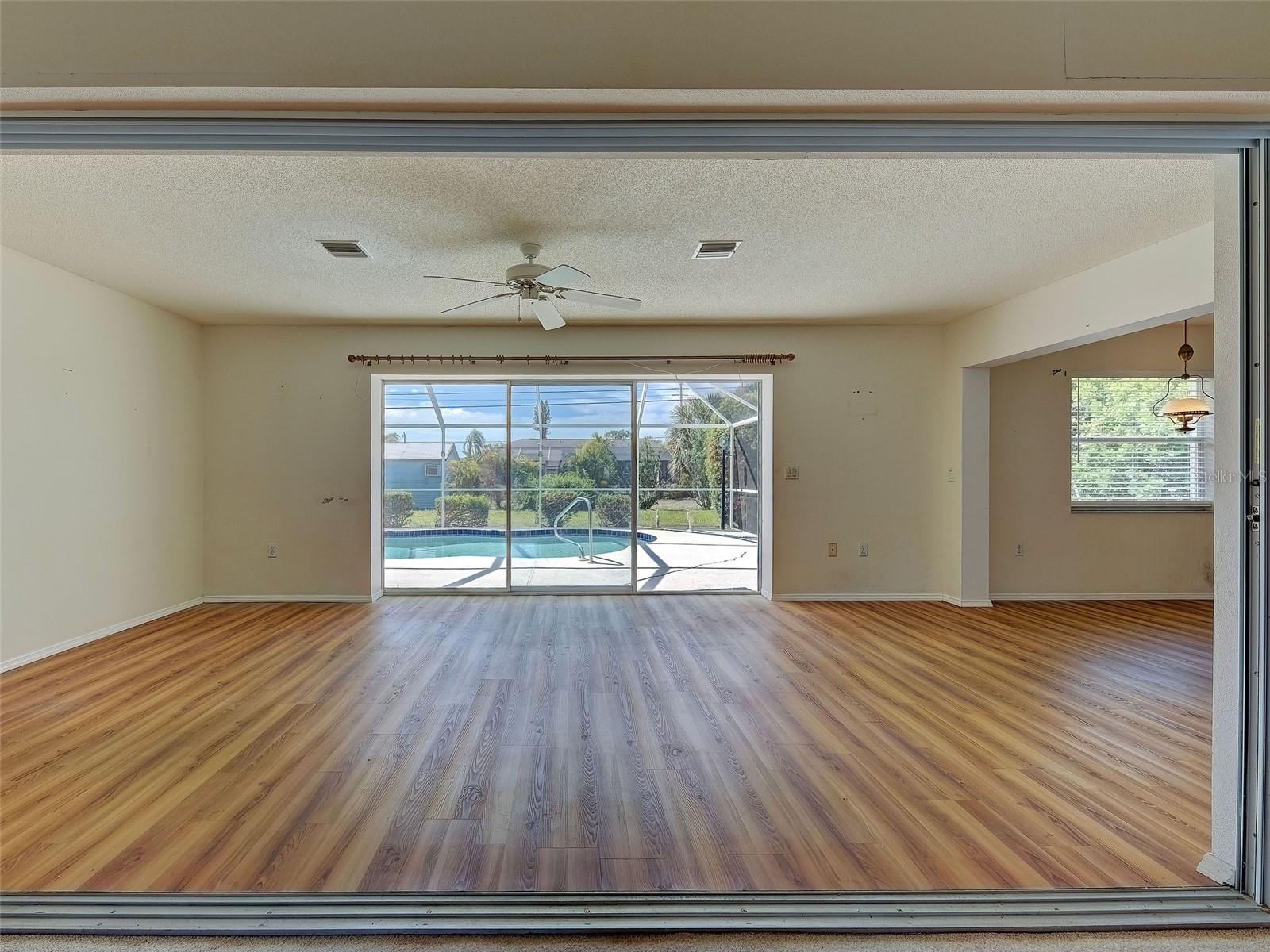 Image 30 of 73 For 1537 Crest Drive