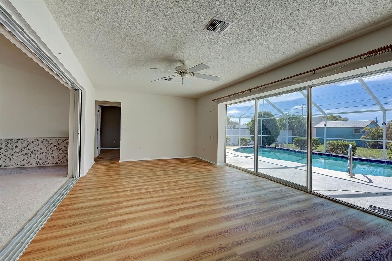 Image 32 of 73 For 1537 Crest Drive