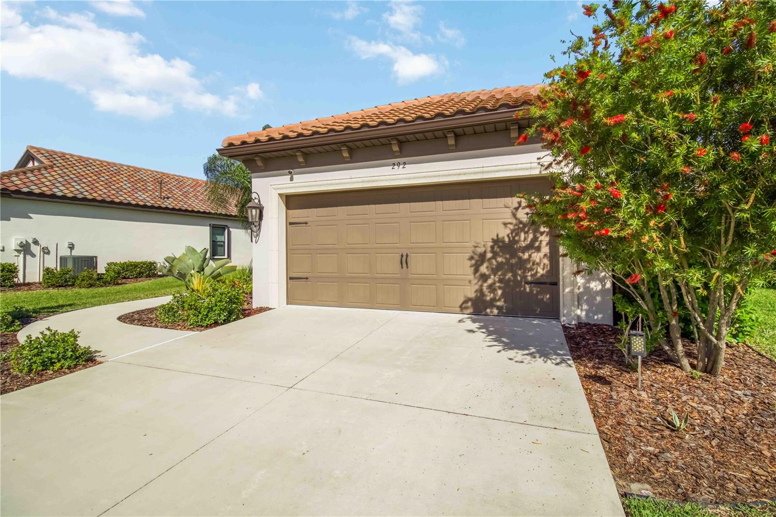 Image 2 of 32 For 292 Brienza Loop