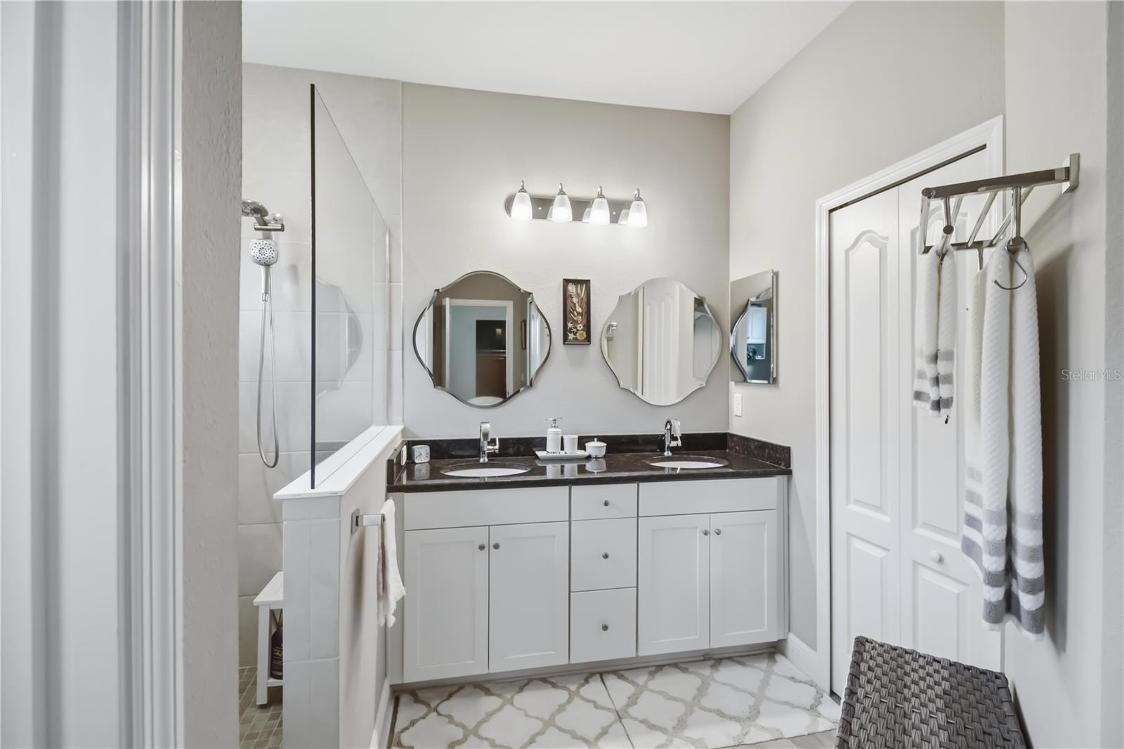 Image 21 of 32 For 292 Brienza Loop