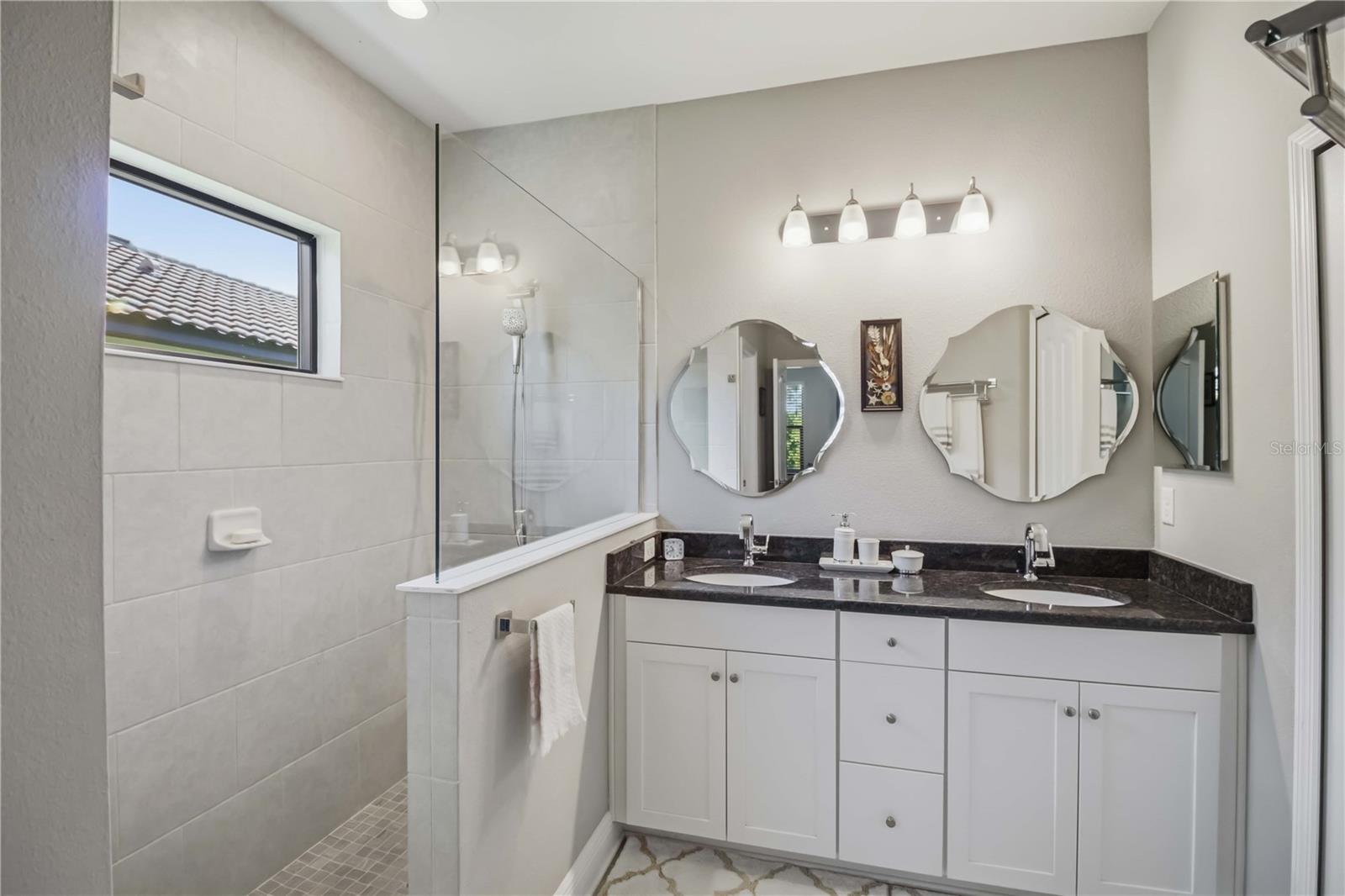 Image 22 of 32 For 292 Brienza Loop