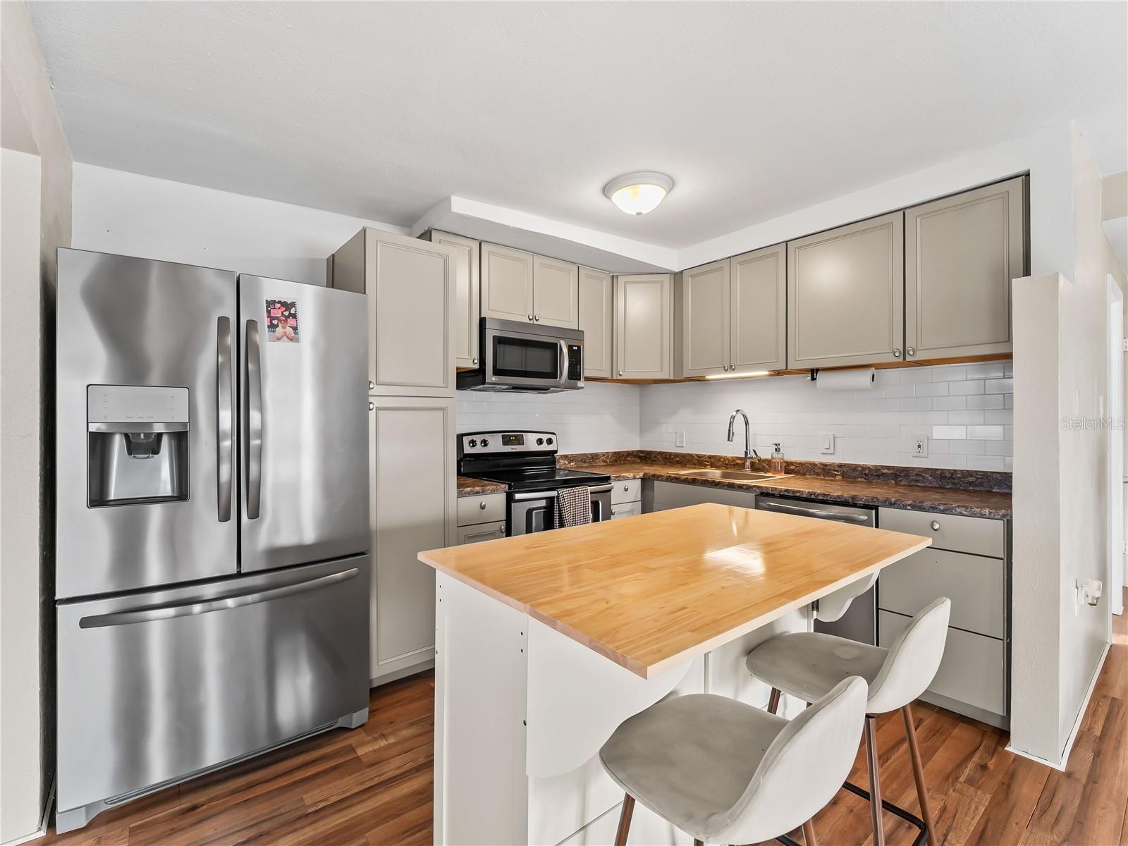 Image 10 of 56 For 1328 Jamaica Road